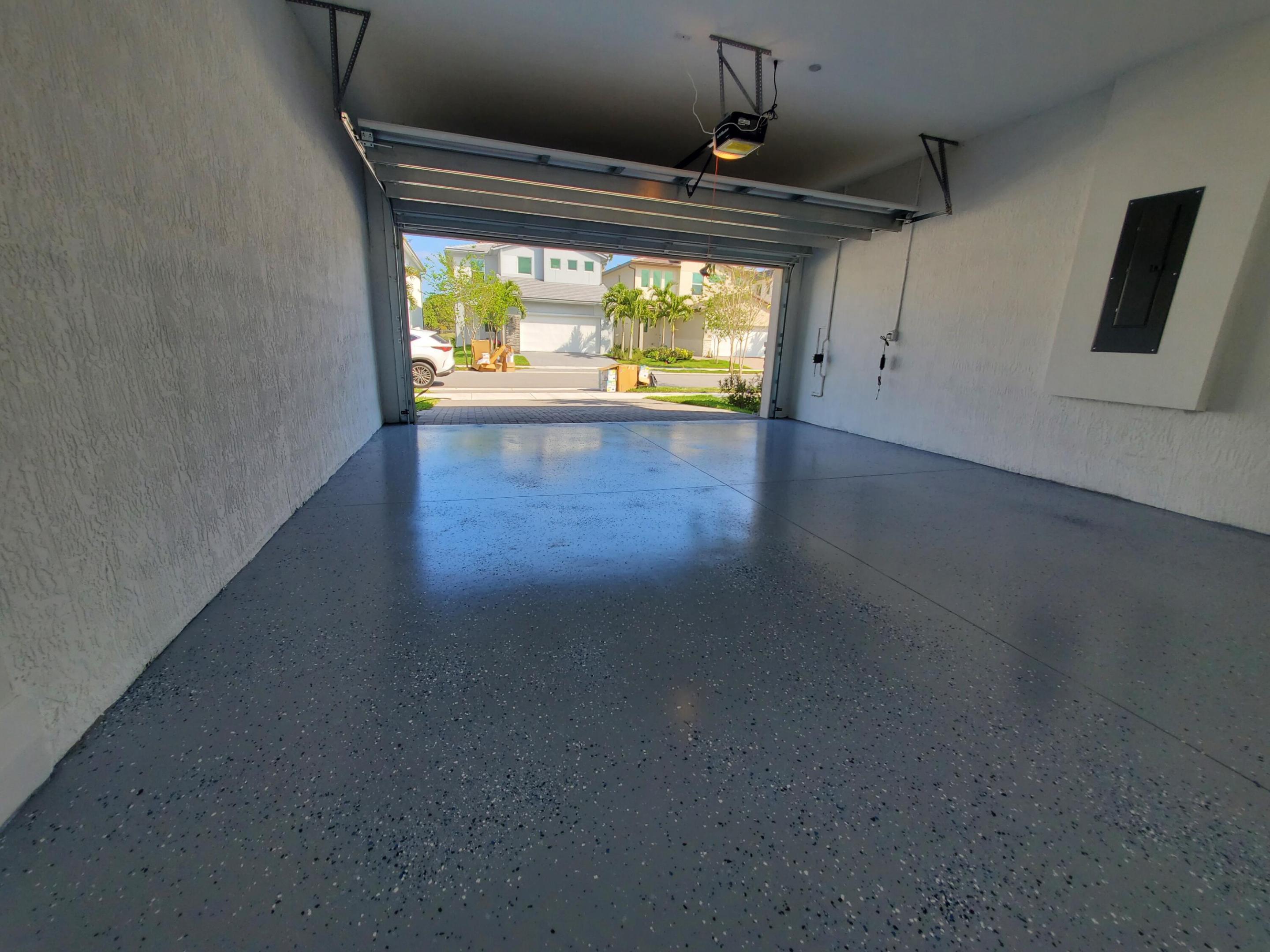 BANYAN COURT - Residential Lease