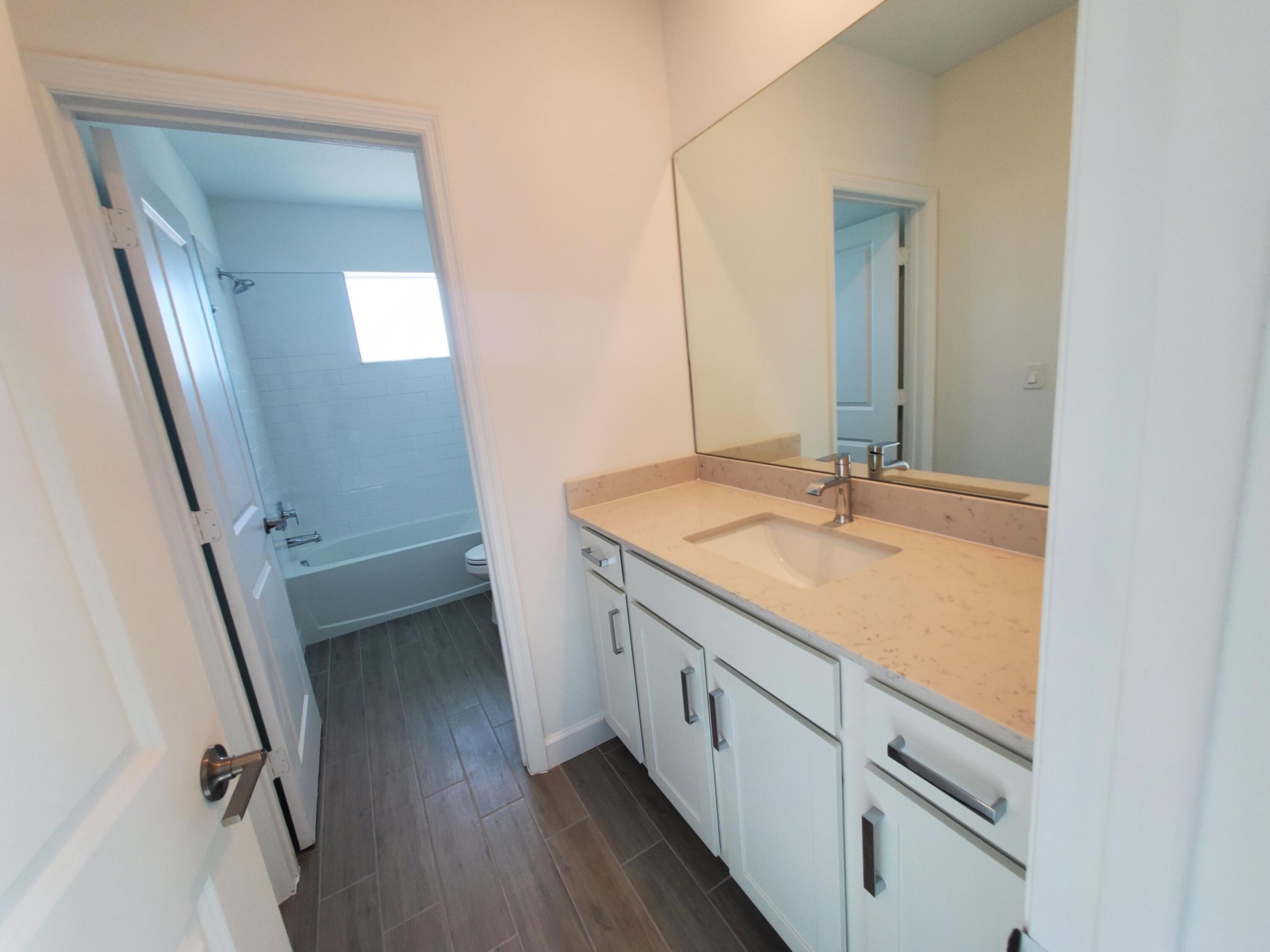 BANYAN COURT - Residential Lease