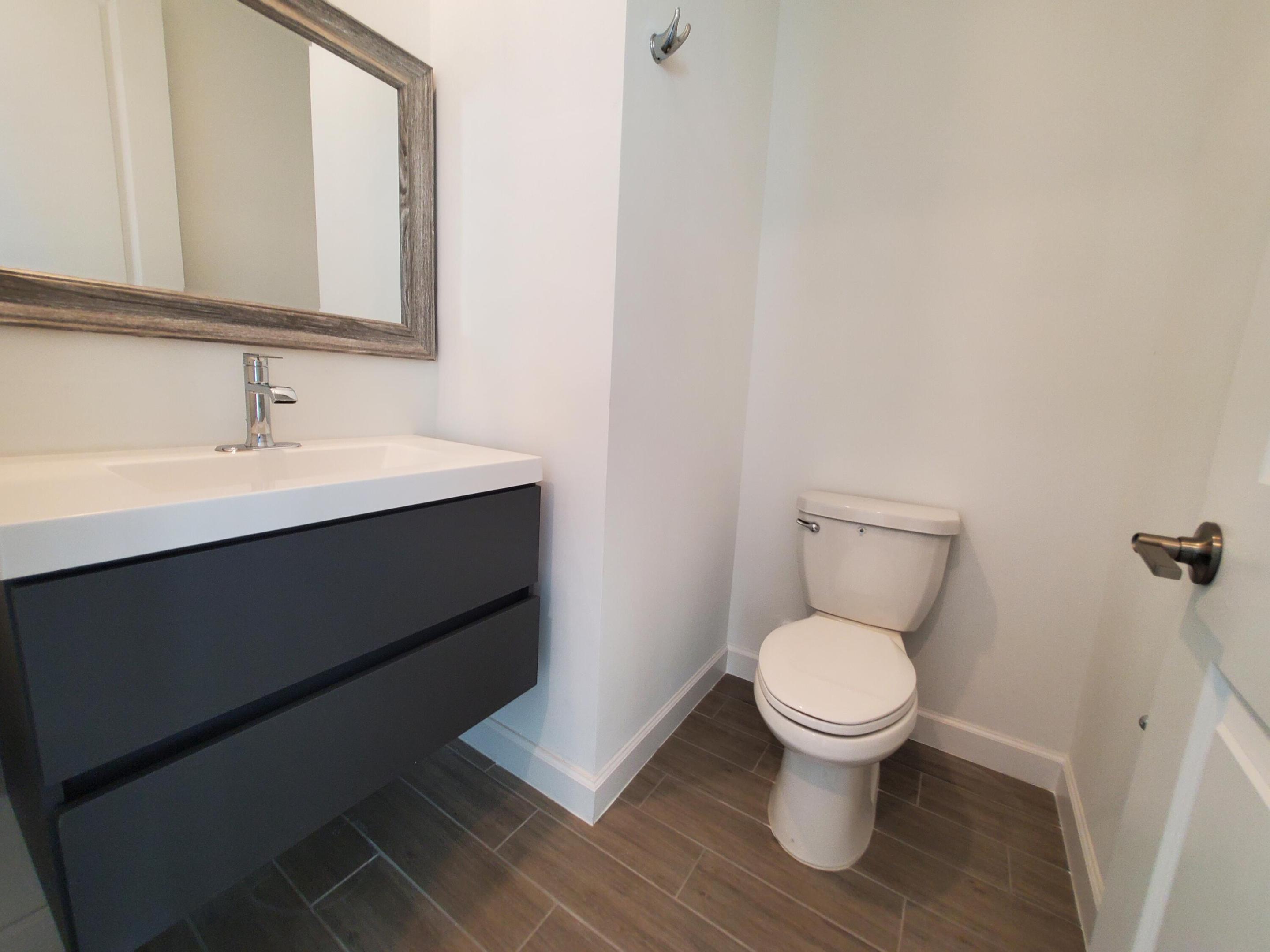 BANYAN COURT - Residential Lease