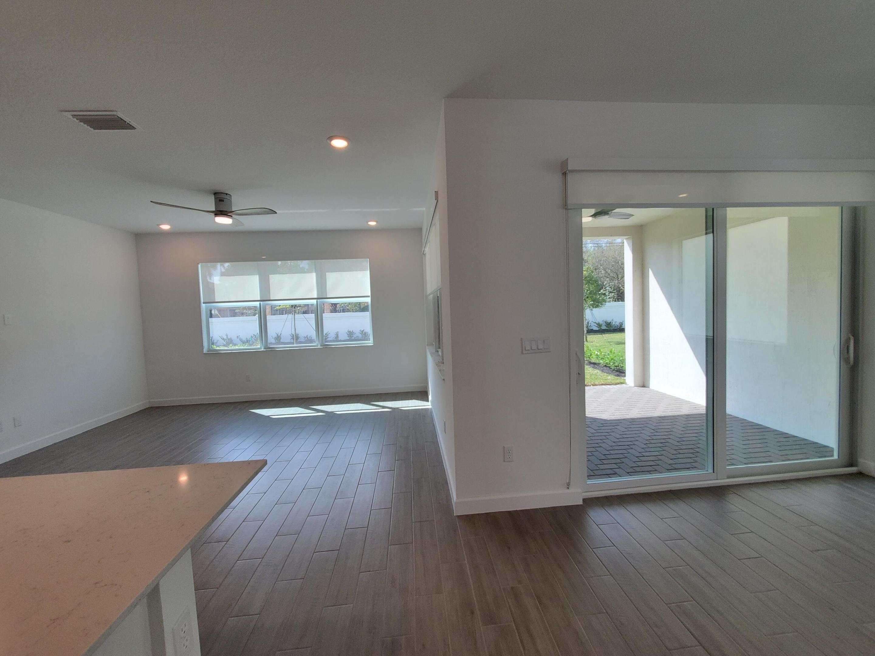 BANYAN COURT - Residential Lease