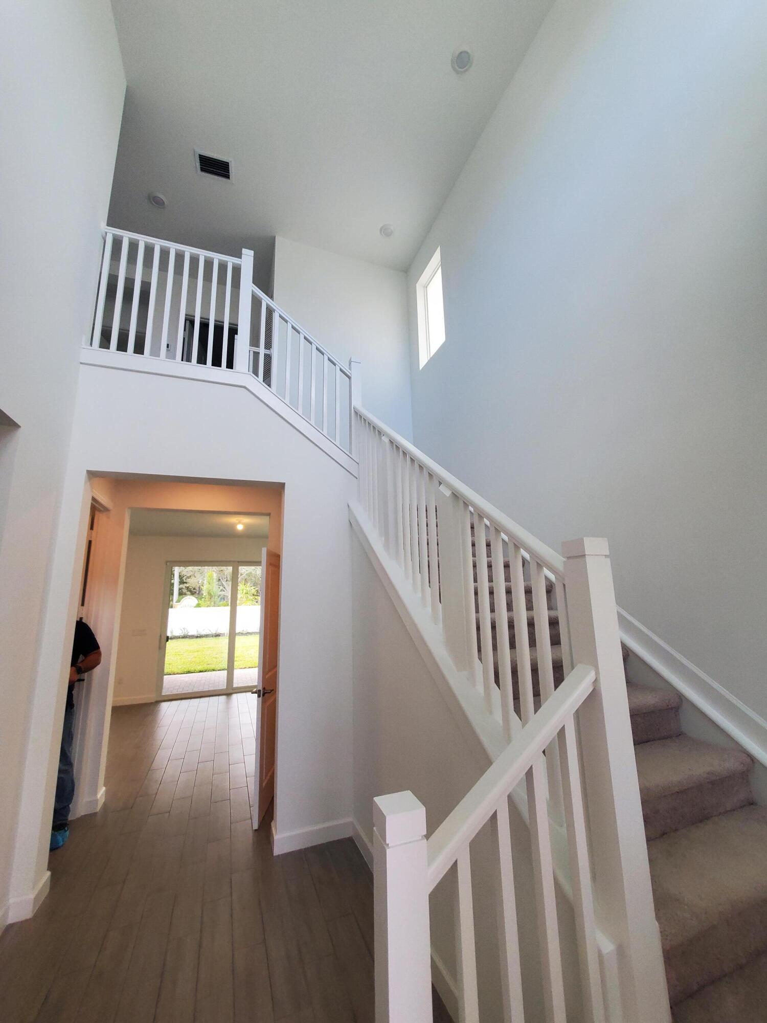 BANYAN COURT - Residential Lease