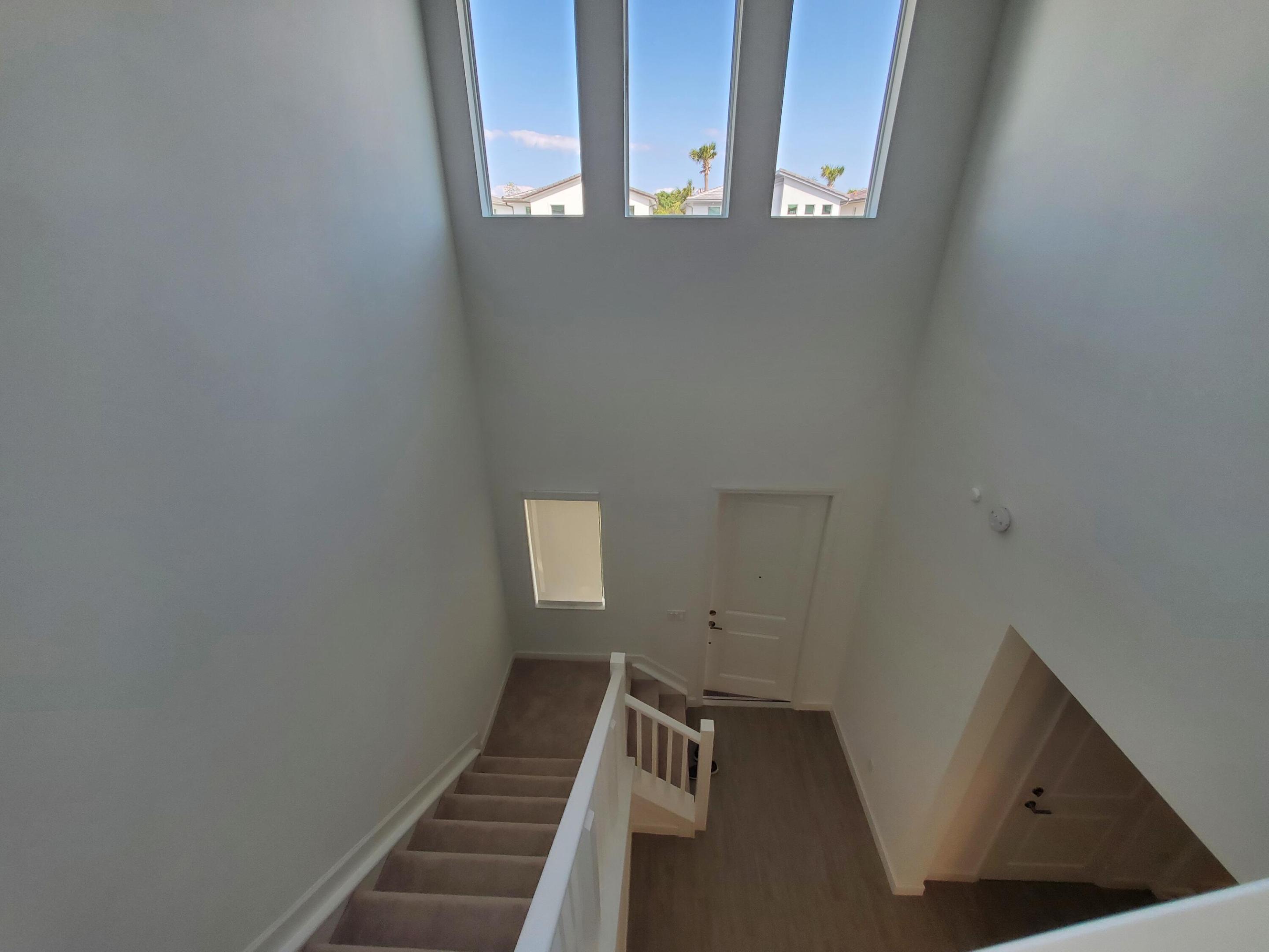 BANYAN COURT - Residential Lease
