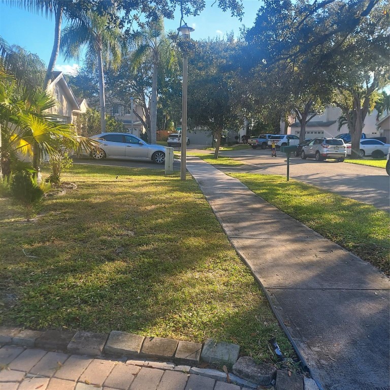 Lyons West 137-40 B - Residential