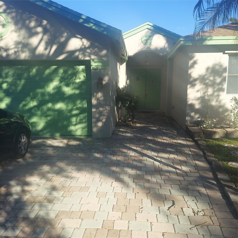Lyons West 137-40 B - Residential