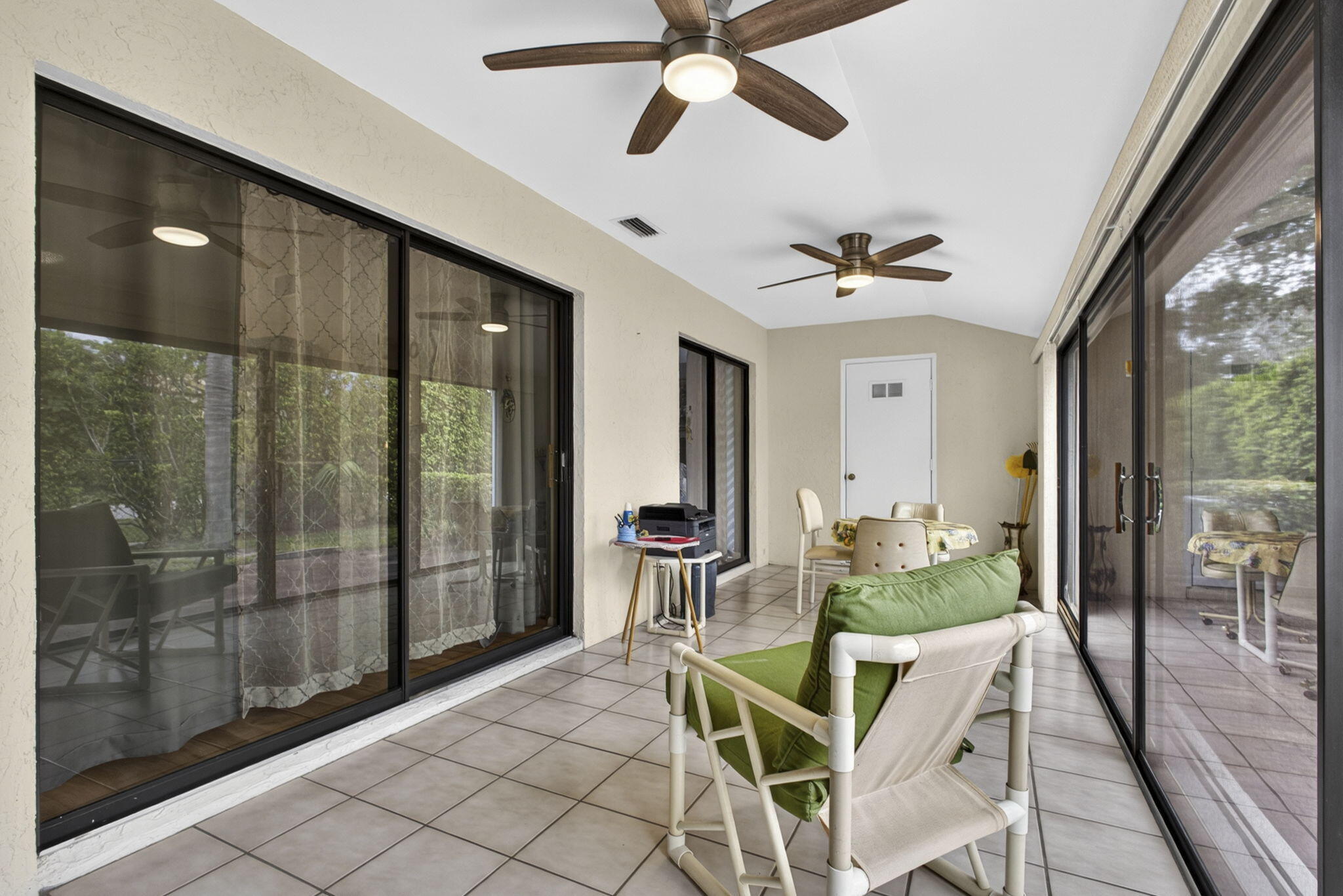 ARBOURS OF THE PALM BEACHES CONDO - Residential