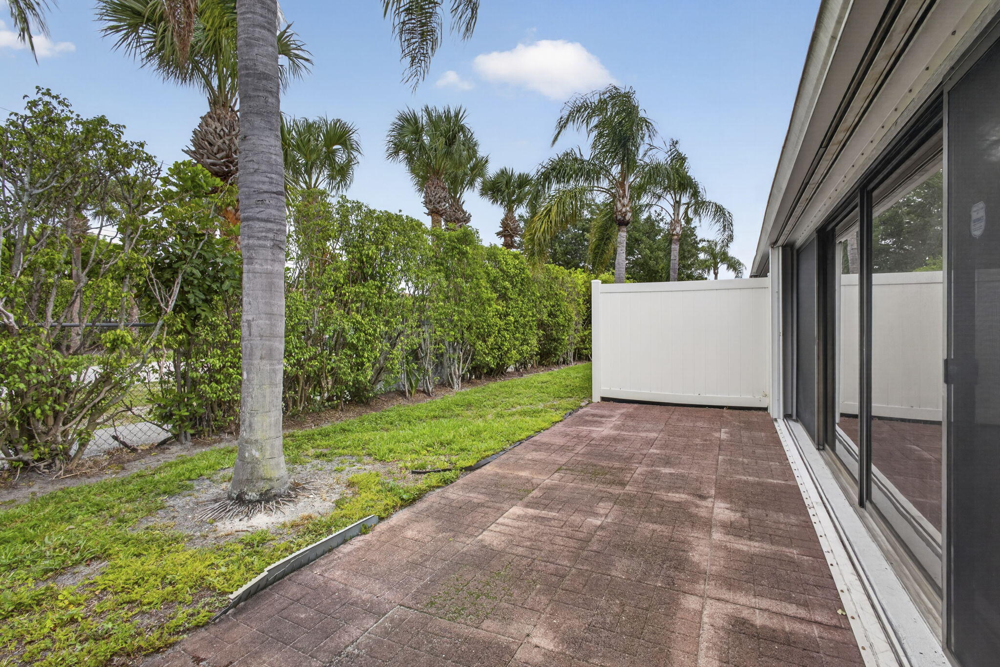 ARBOURS OF THE PALM BEACHES CONDO - Residential