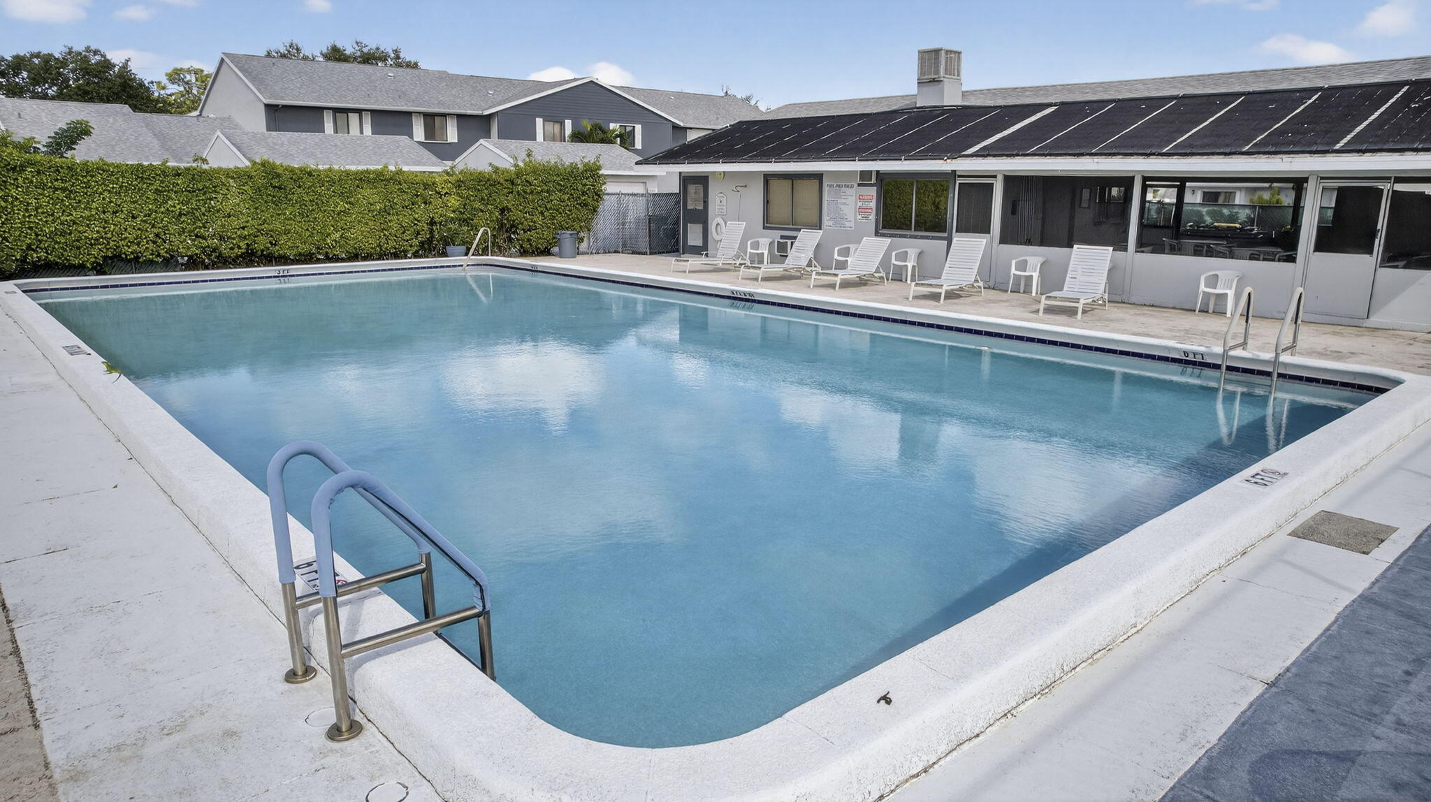 ARBOURS OF THE PALM BEACHES CONDO - Residential