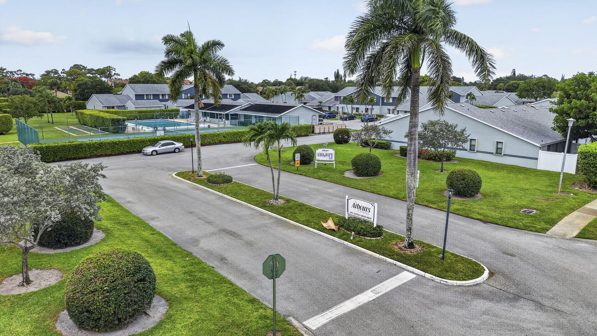 ARBOURS OF THE PALM BEACHES CONDO - Residential