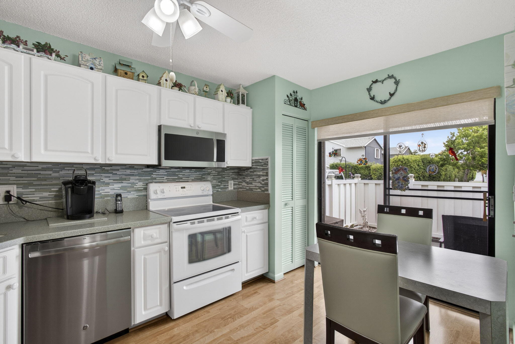 ARBOURS OF THE PALM BEACHES CONDO - Residential