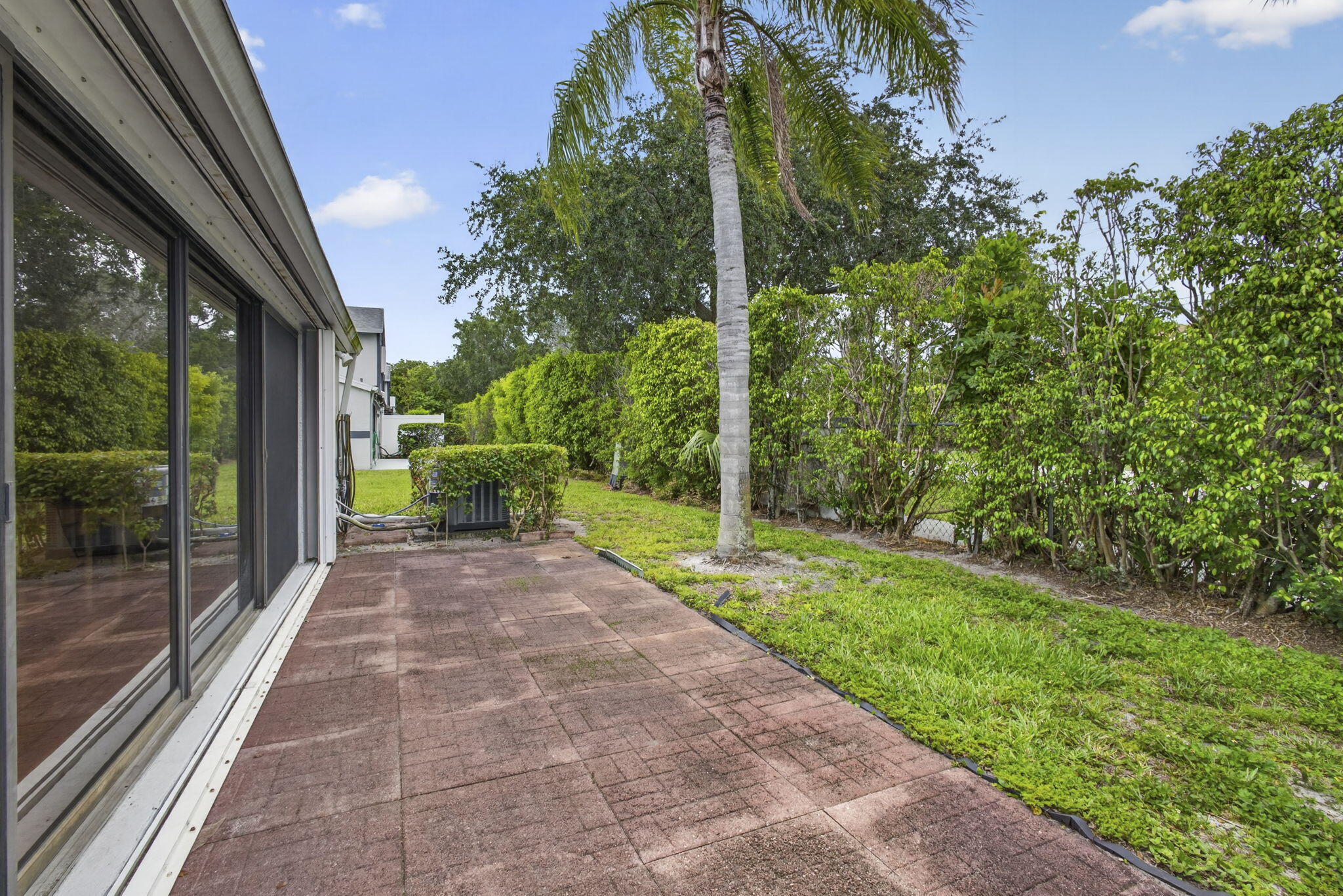ARBOURS OF THE PALM BEACHES CONDO - Residential