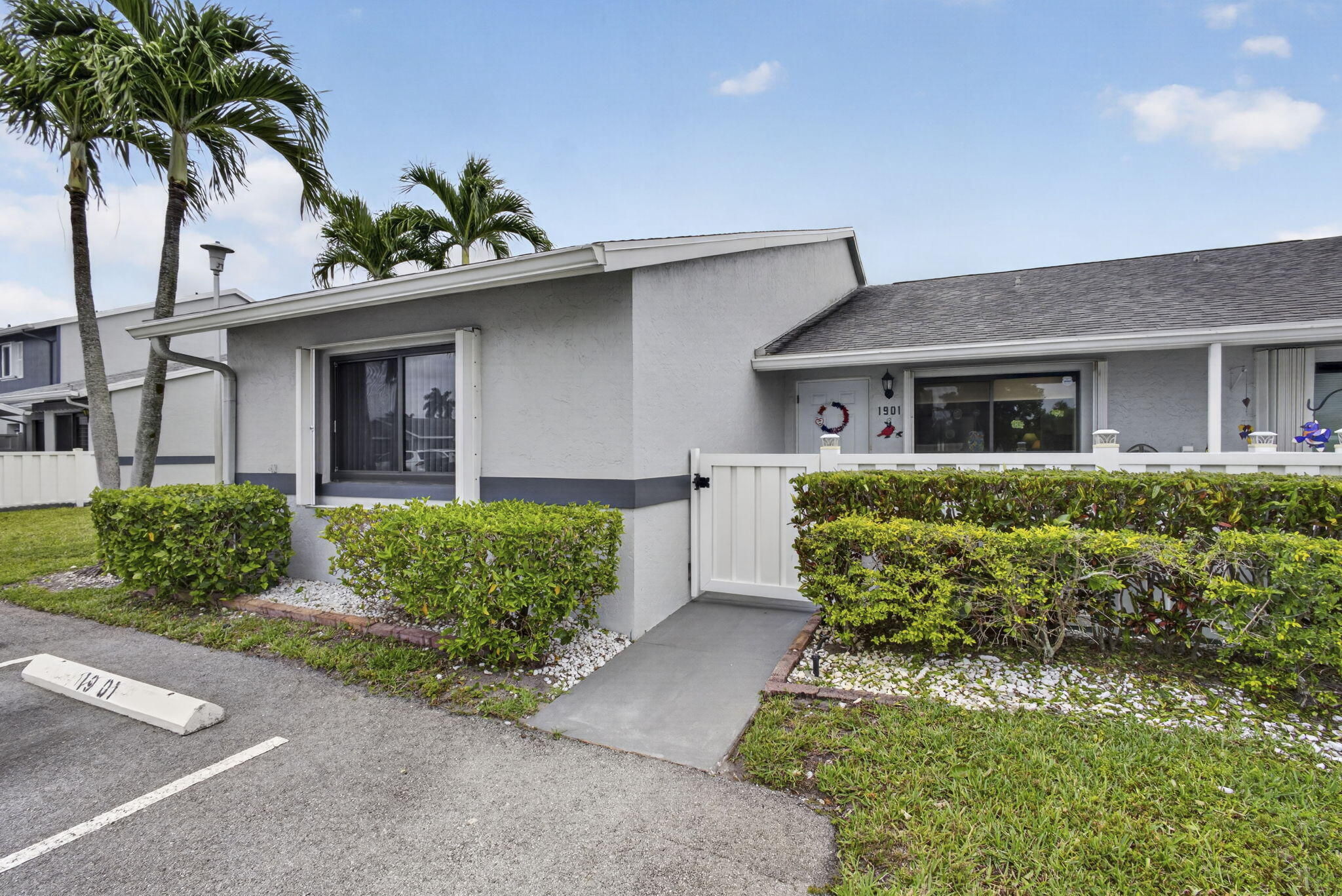 ARBOURS OF THE PALM BEACHES CONDO - Residential