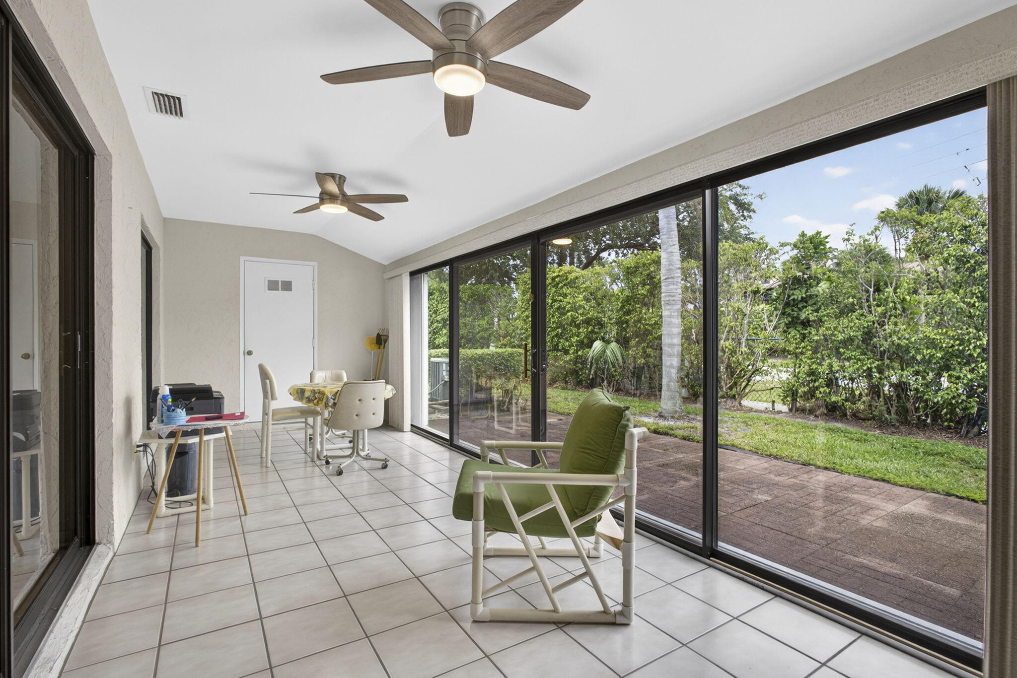 ARBOURS OF THE PALM BEACHES CONDO - Residential