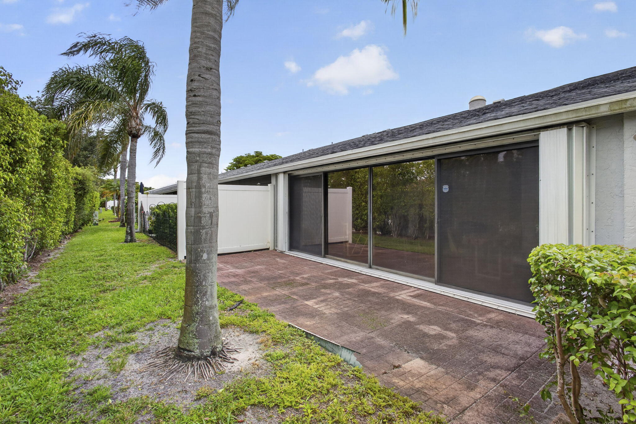 ARBOURS OF THE PALM BEACHES CONDO - Residential