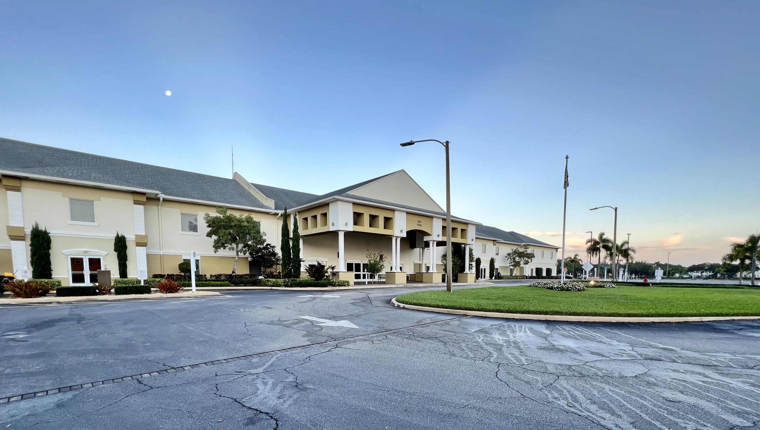 CENTURY VILLAGE - WELLINGTON CONDOS - Residential