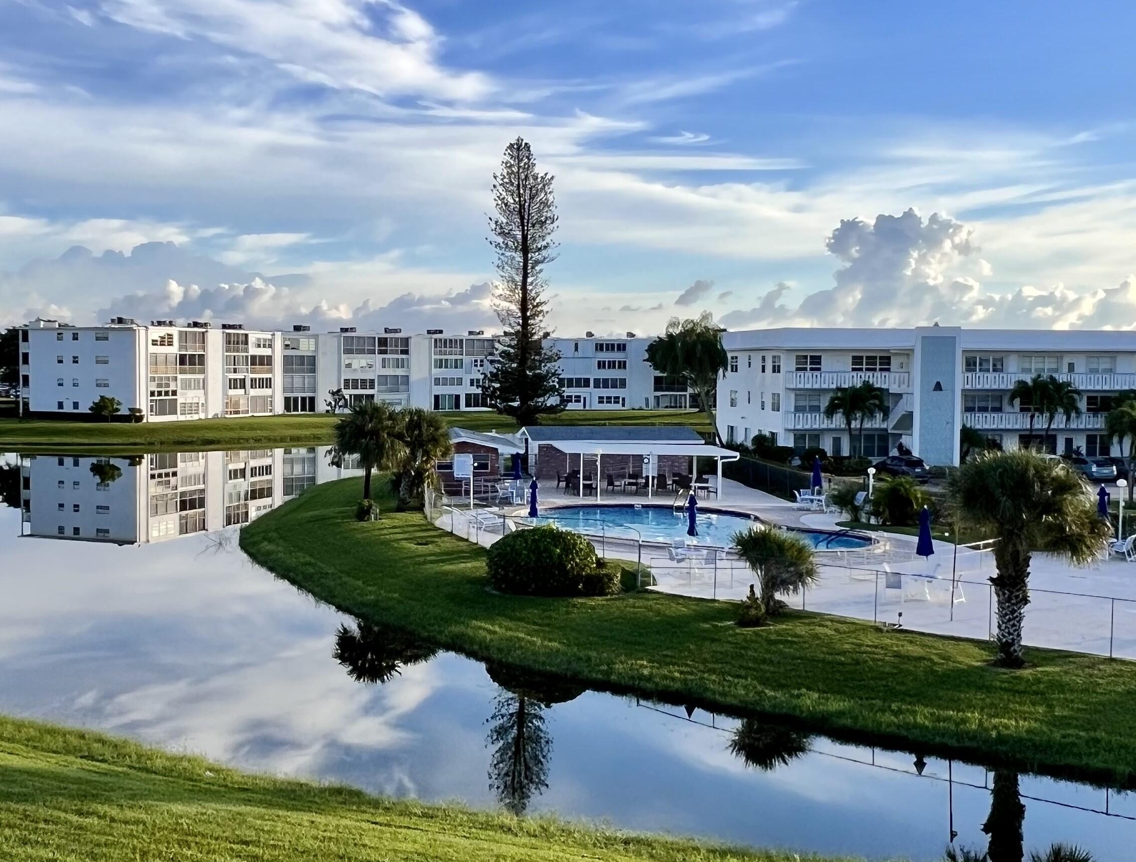 CENTURY VILLAGE - WELLINGTON CONDOS - Residential