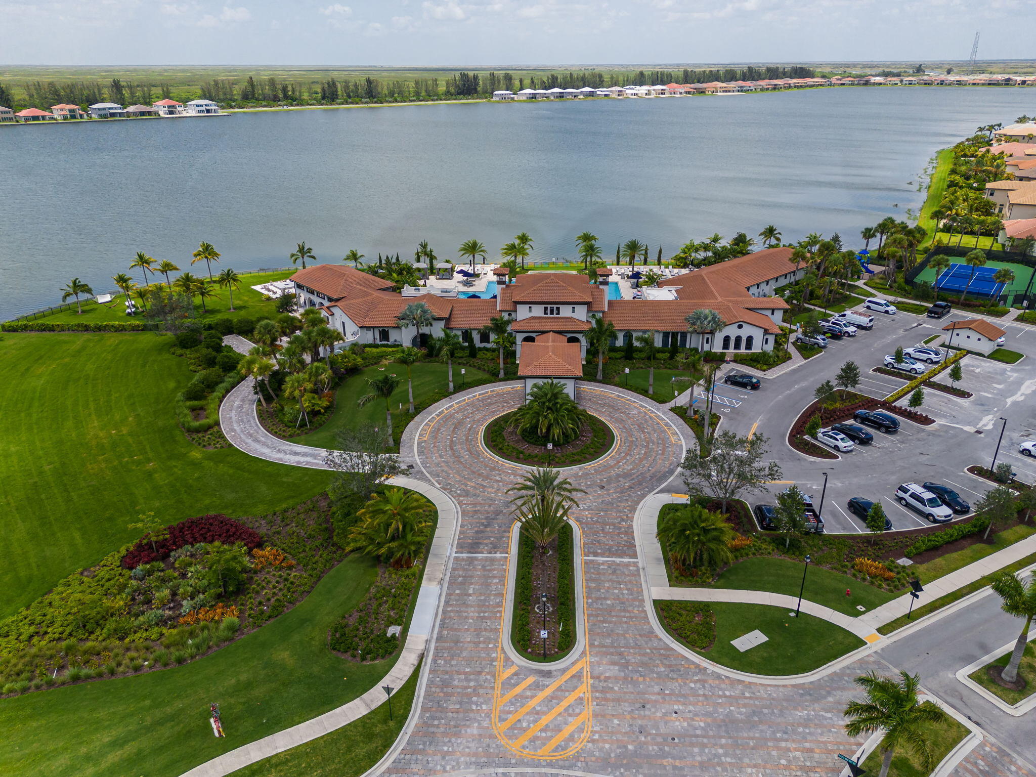 Parkland Bay 183-49 B - Residential