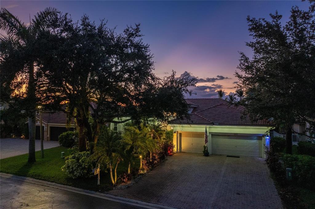 WYNDHAM LAKES WEST - Residential