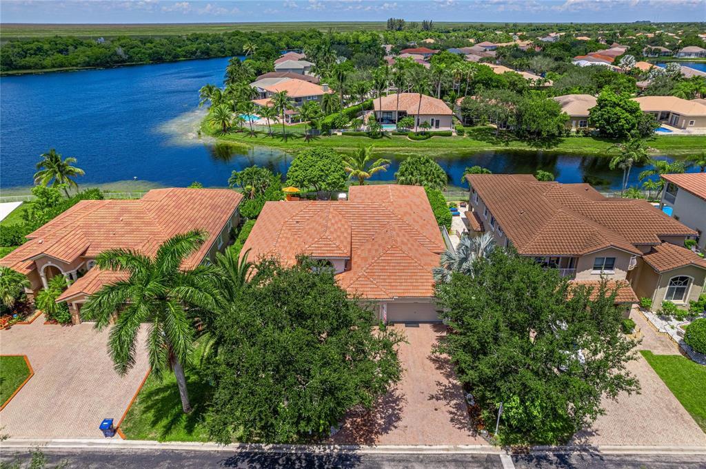 WYNDHAM LAKES WEST - Residential