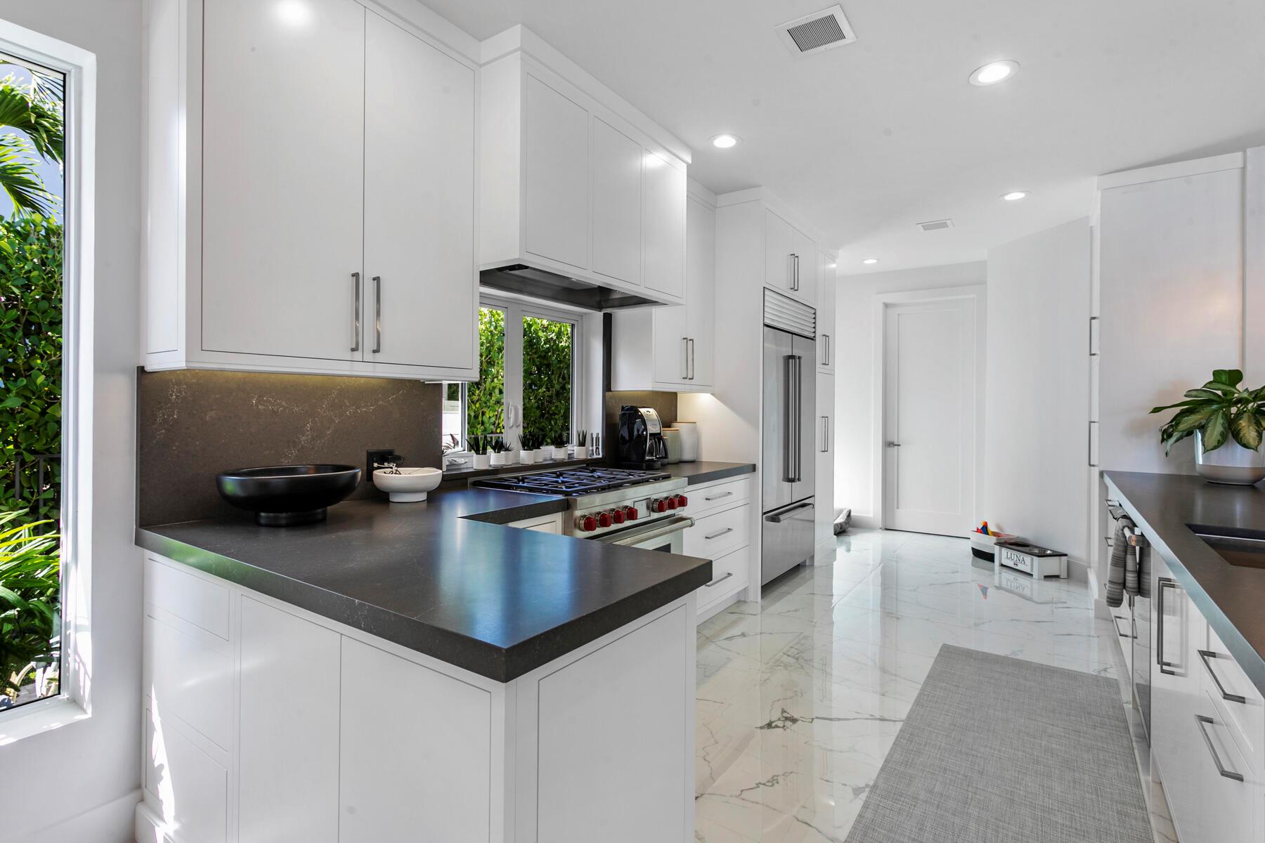 ADMIRALS COVE - Residential
