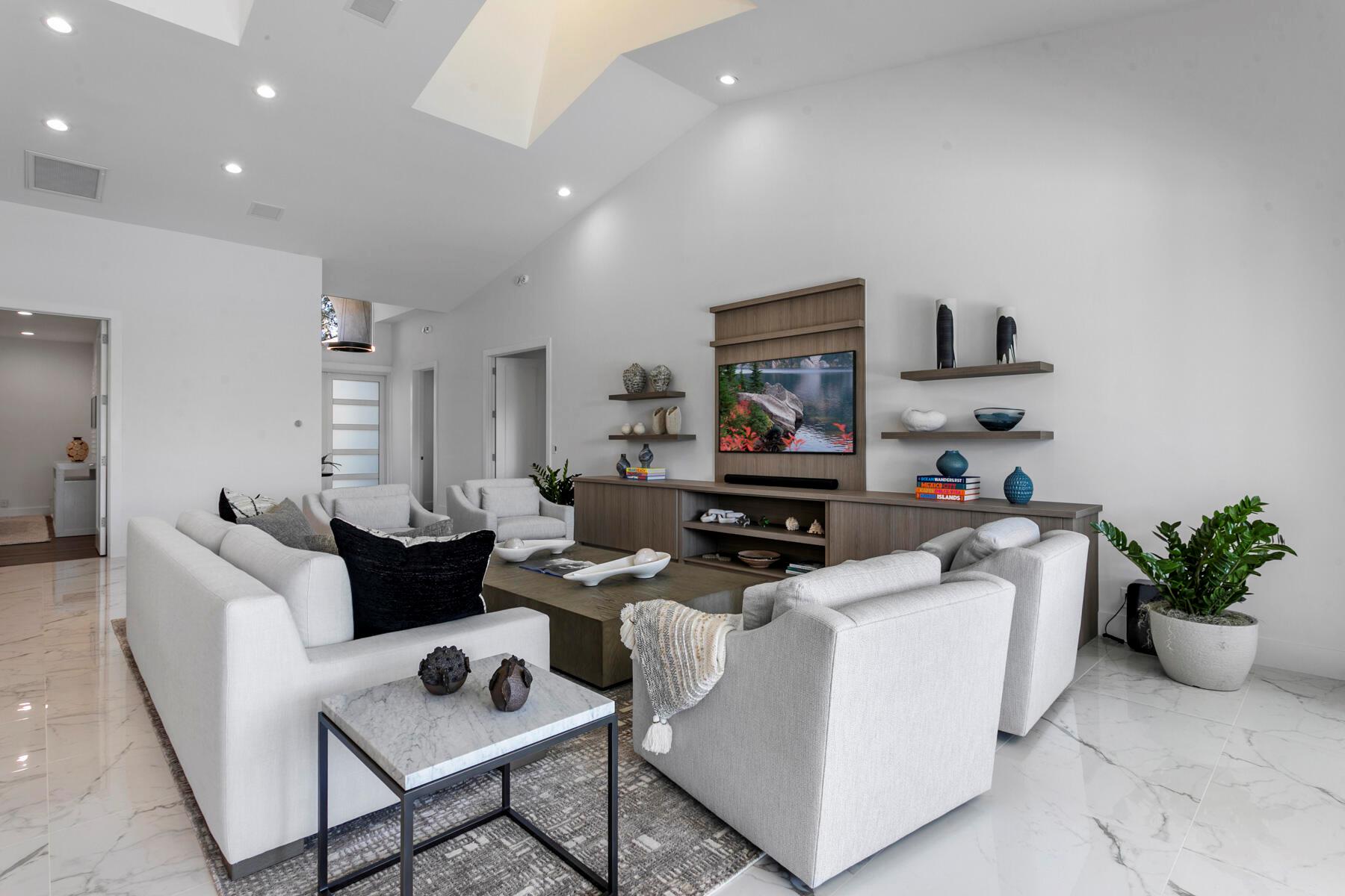 ADMIRALS COVE - Residential