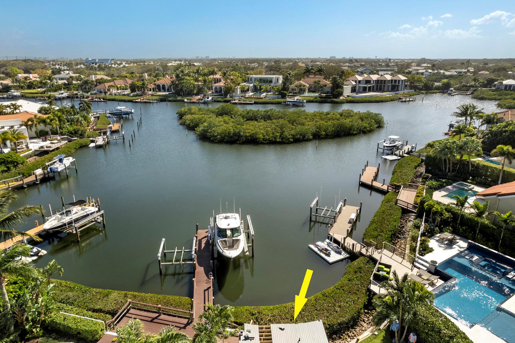 ADMIRALS COVE - Residential