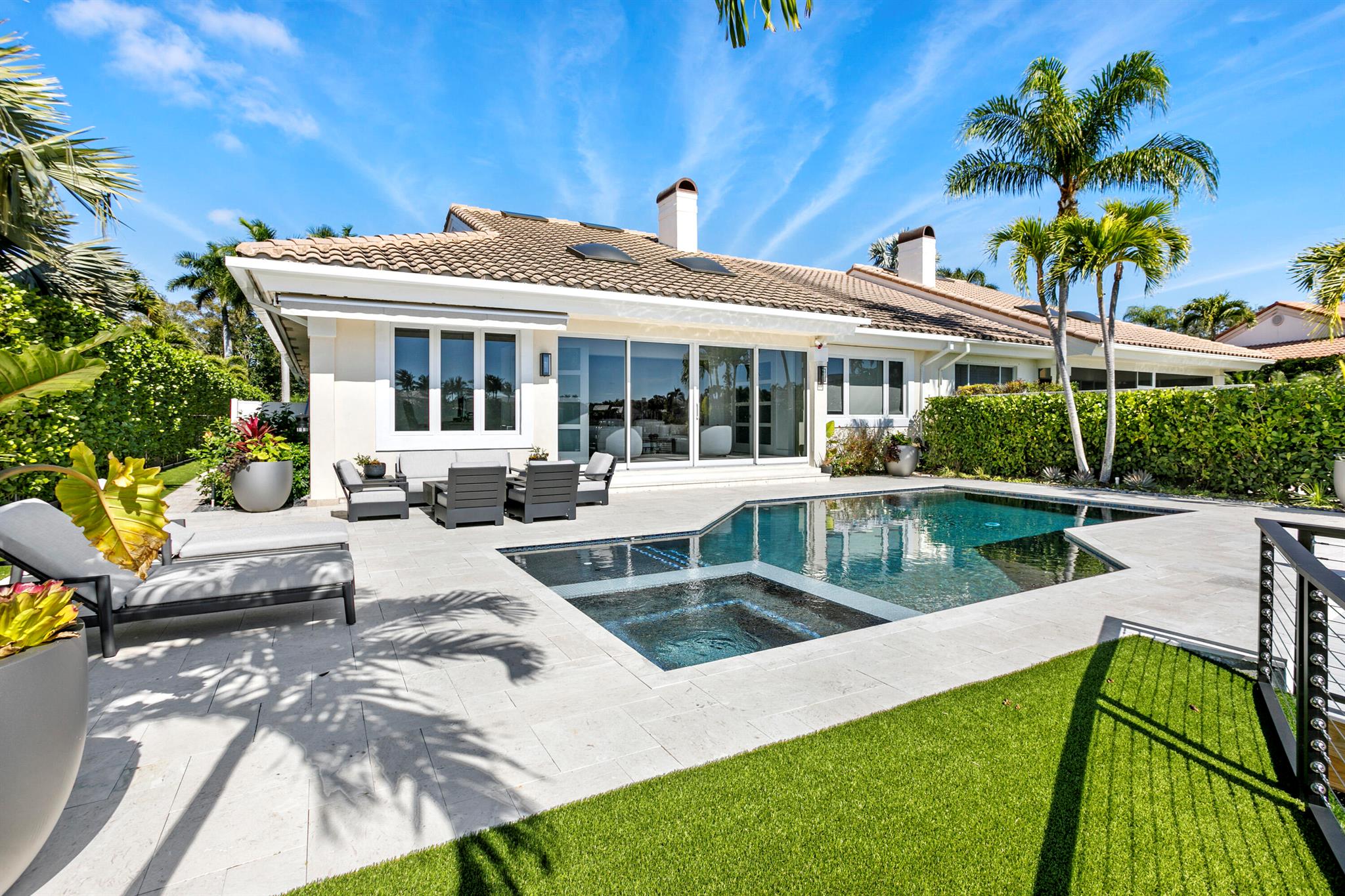 ADMIRALS COVE - Residential