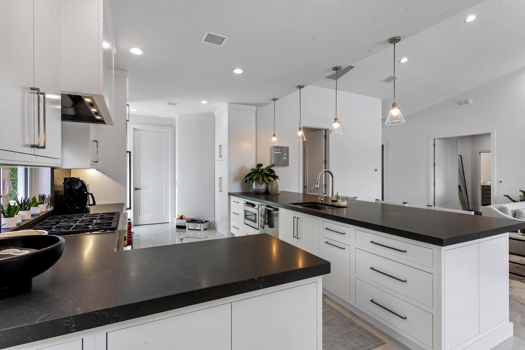 ADMIRALS COVE - Residential