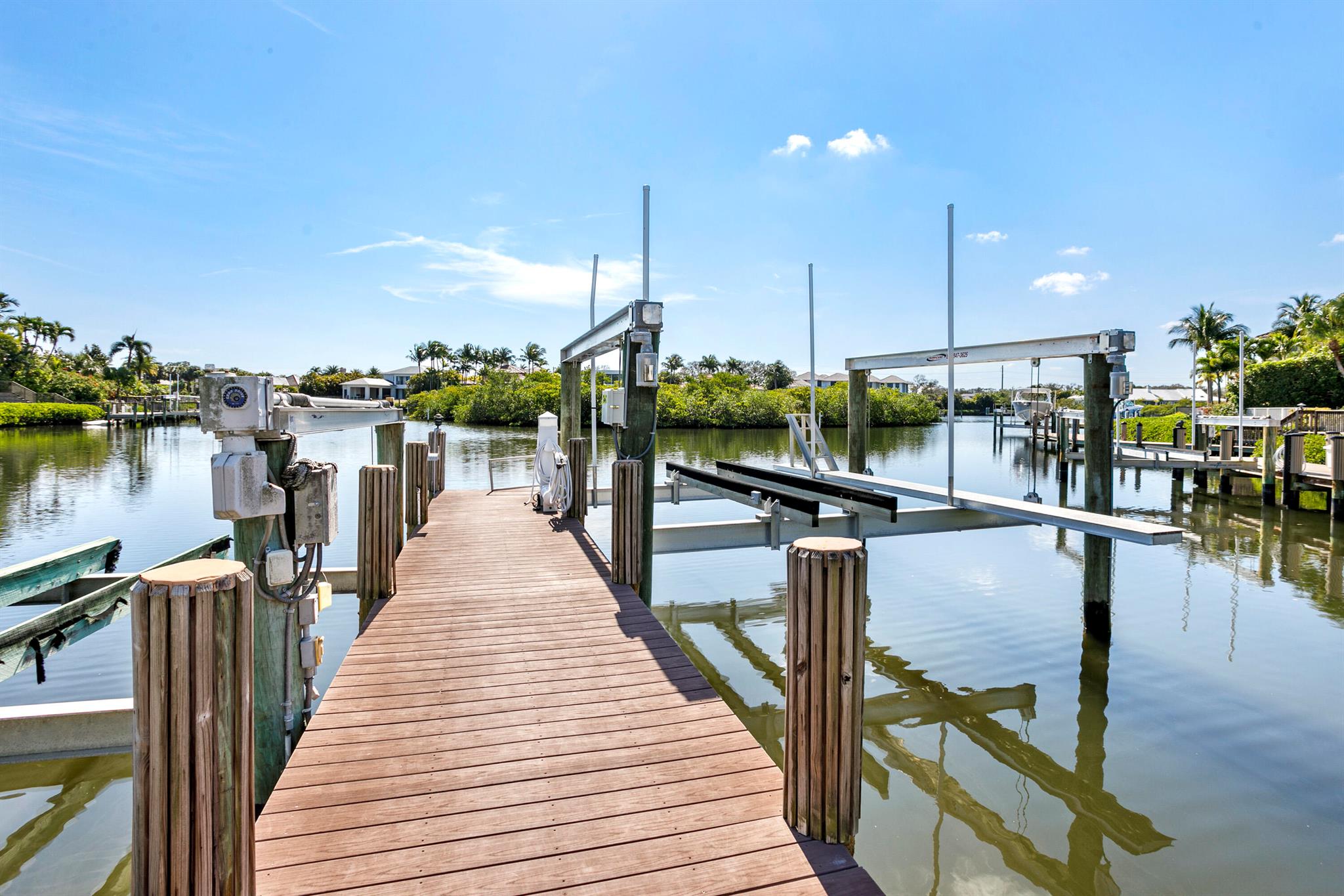 ADMIRALS COVE - Residential