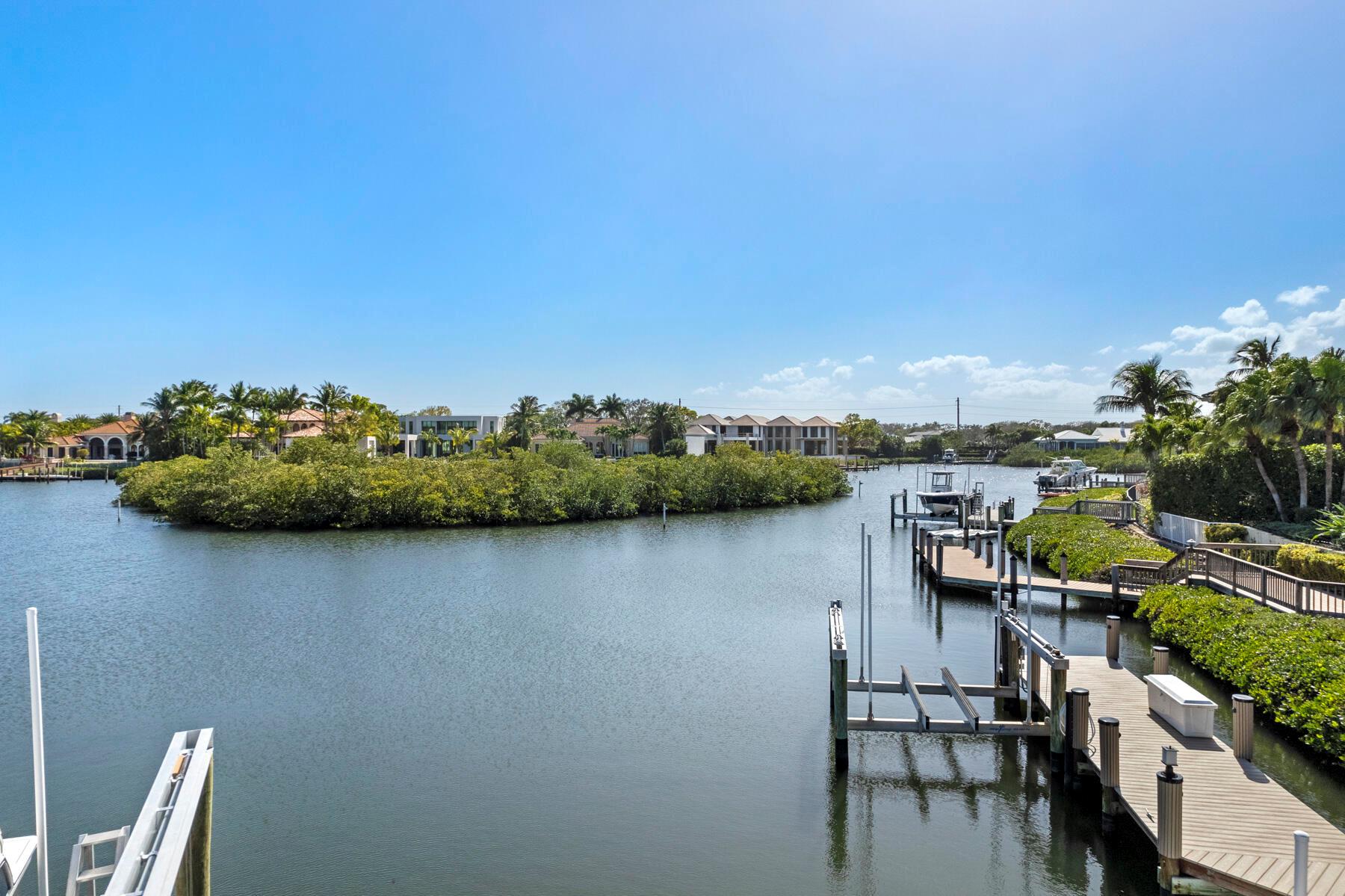 ADMIRALS COVE - Residential