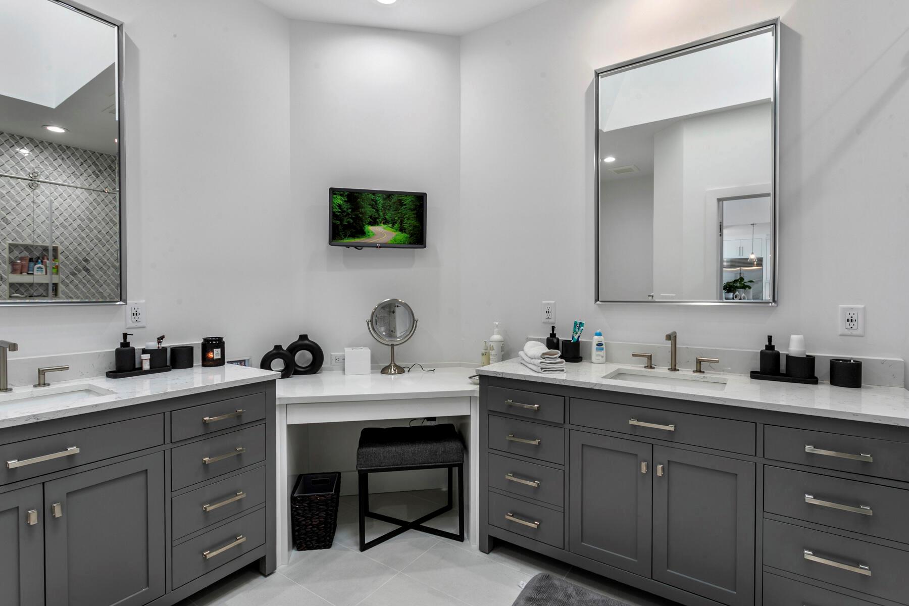 ADMIRALS COVE - Residential