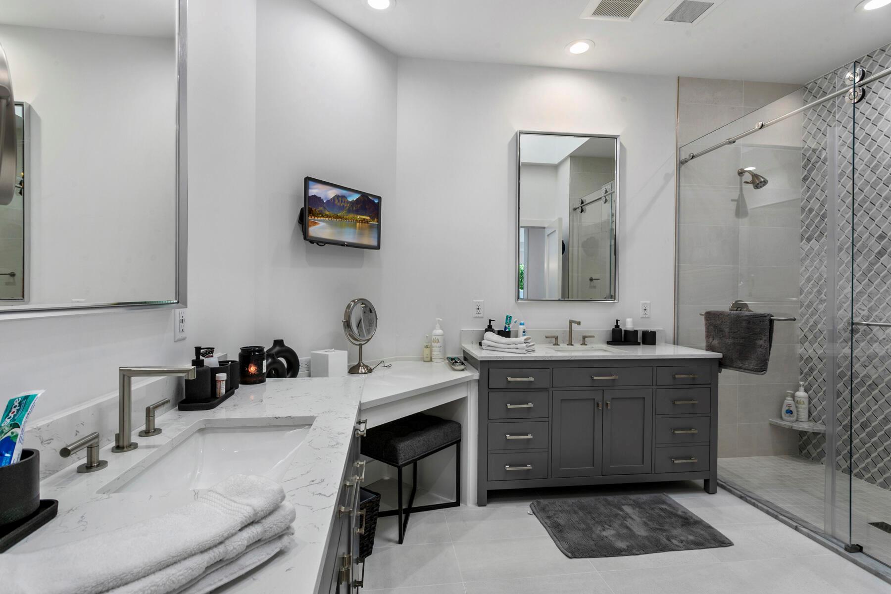 ADMIRALS COVE - Residential
