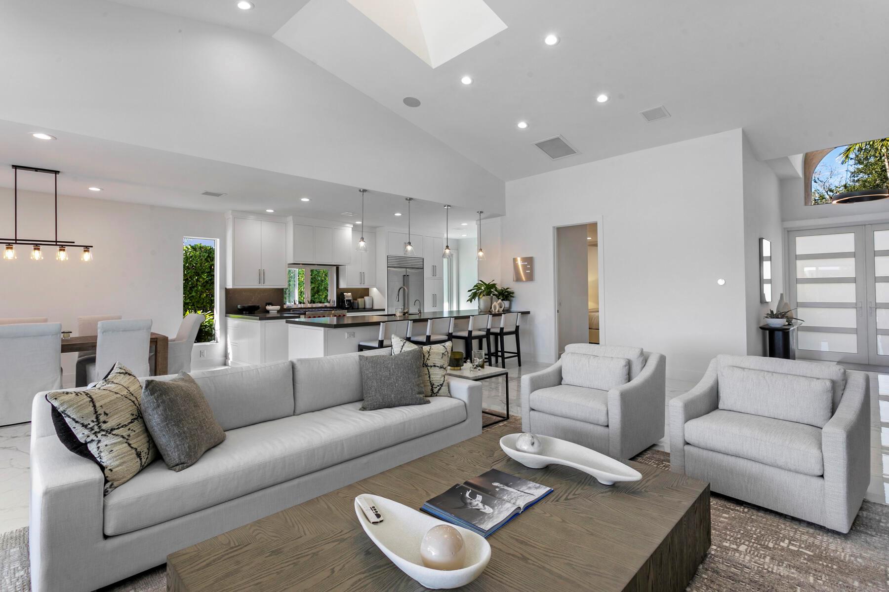 ADMIRALS COVE - Residential