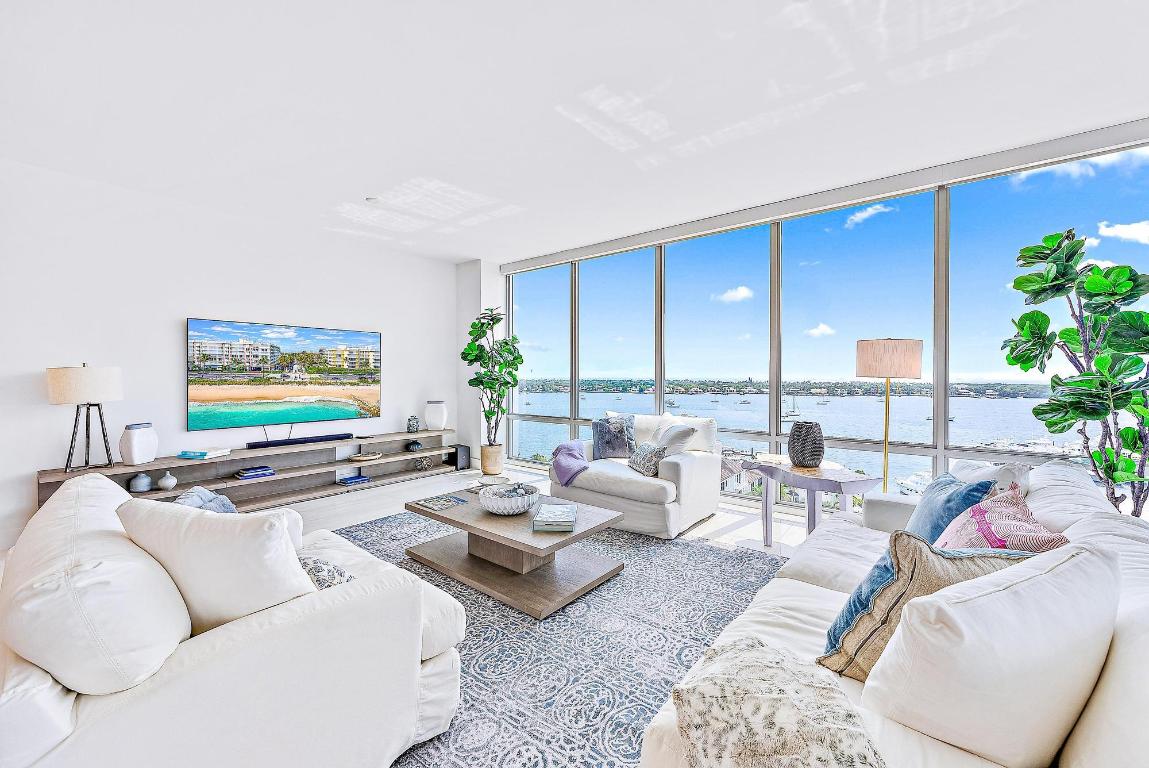 WATER CLUB - Residential