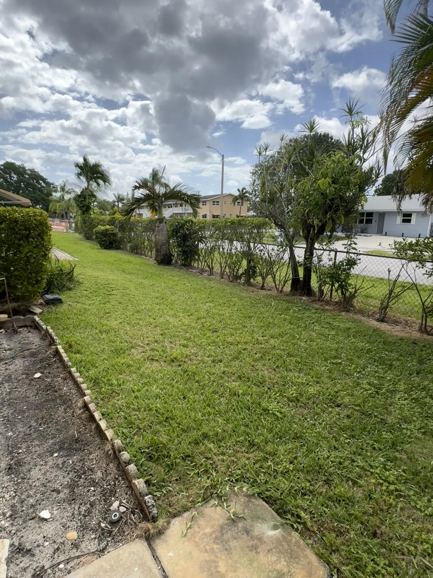 VILLAGE ROYALE CONDO 8 - Residential