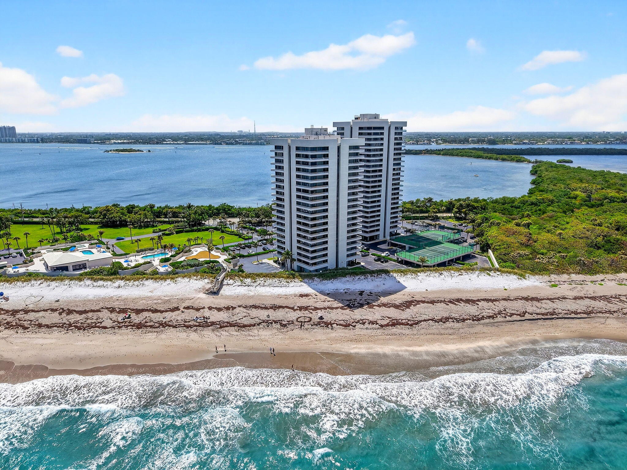 WATER GLADES CONDO - Residential