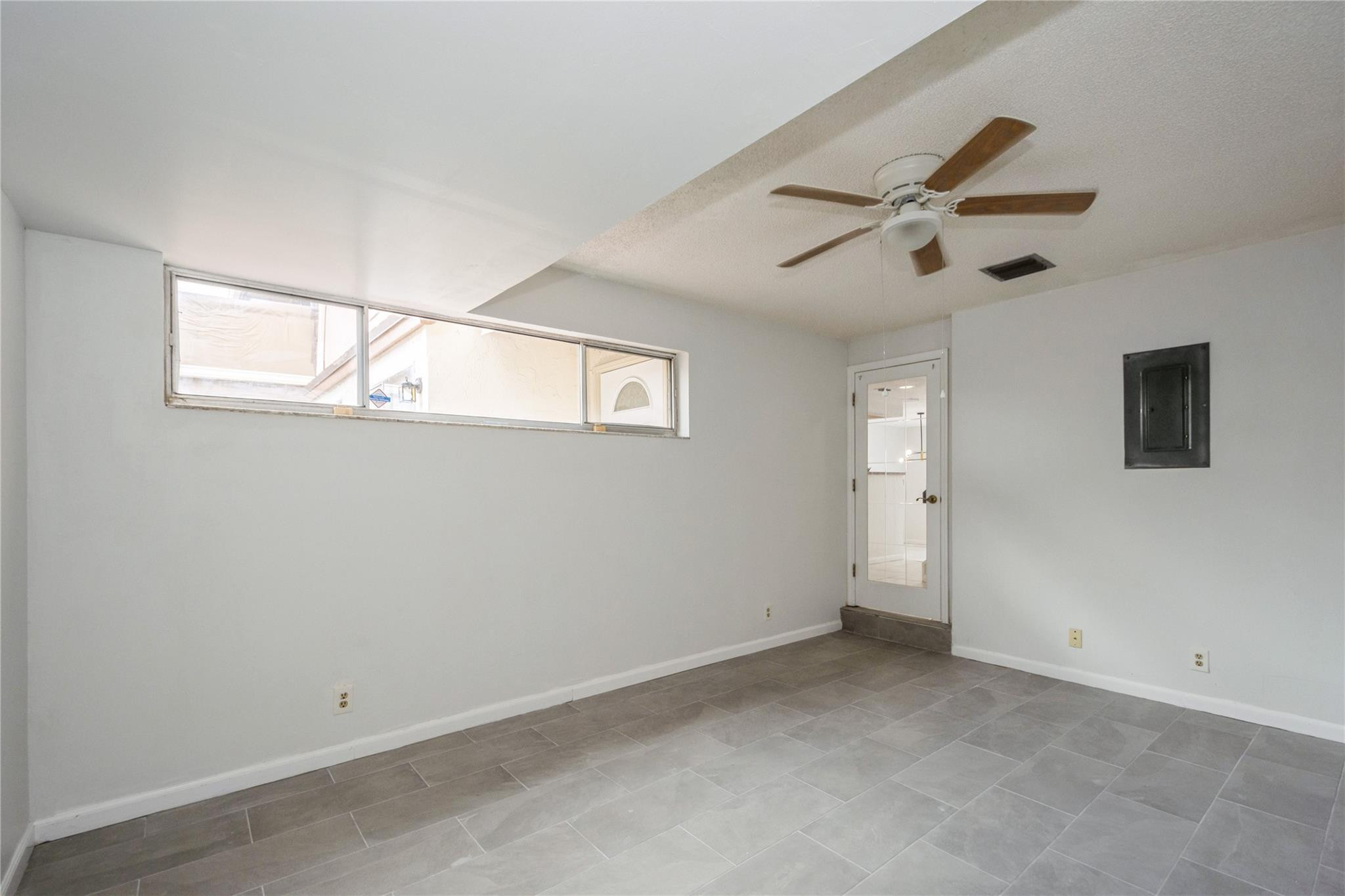 Townhouses At Jacaranda C - Residential Lease