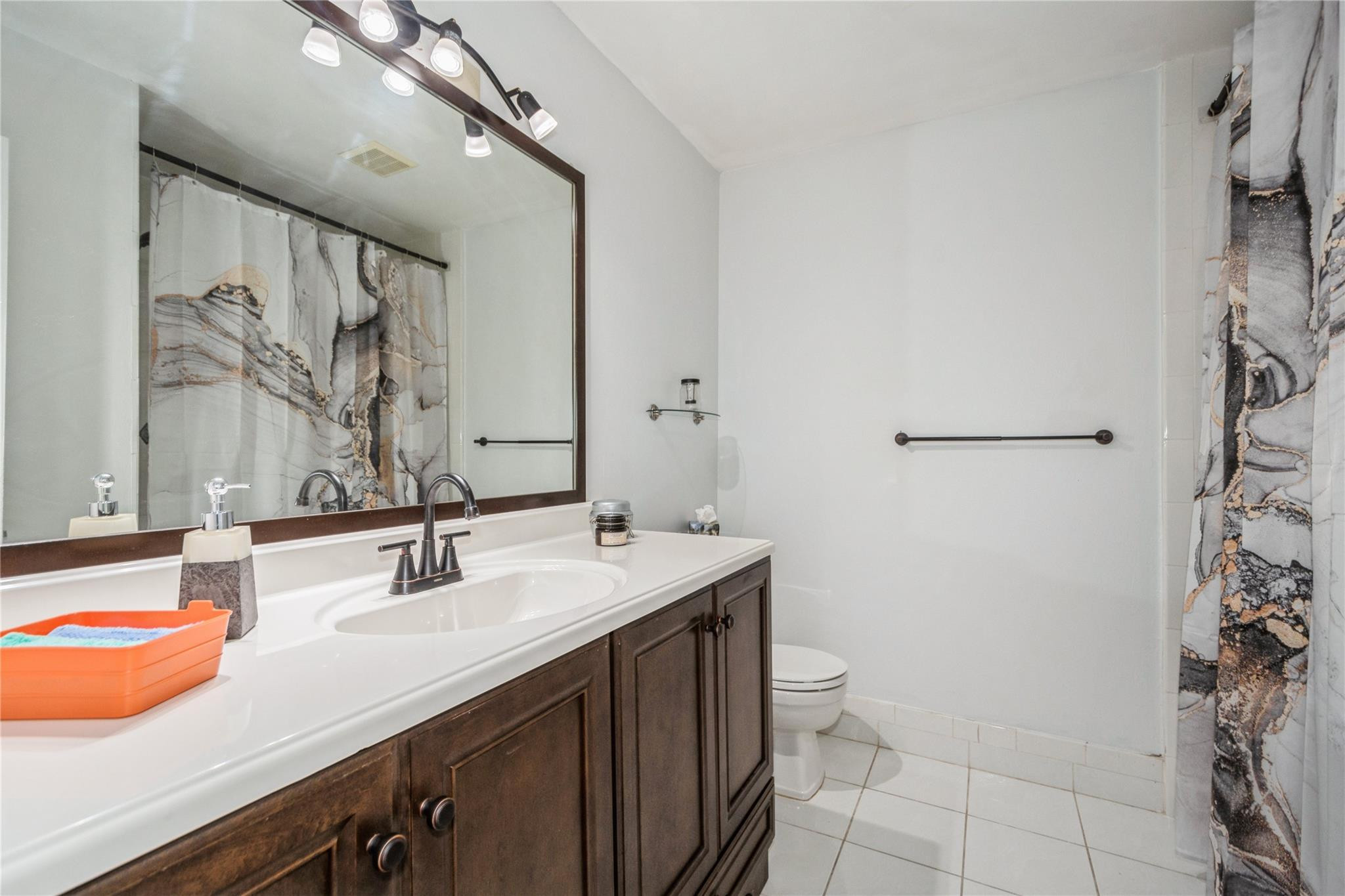 Townhouses At Jacaranda C - Residential Lease