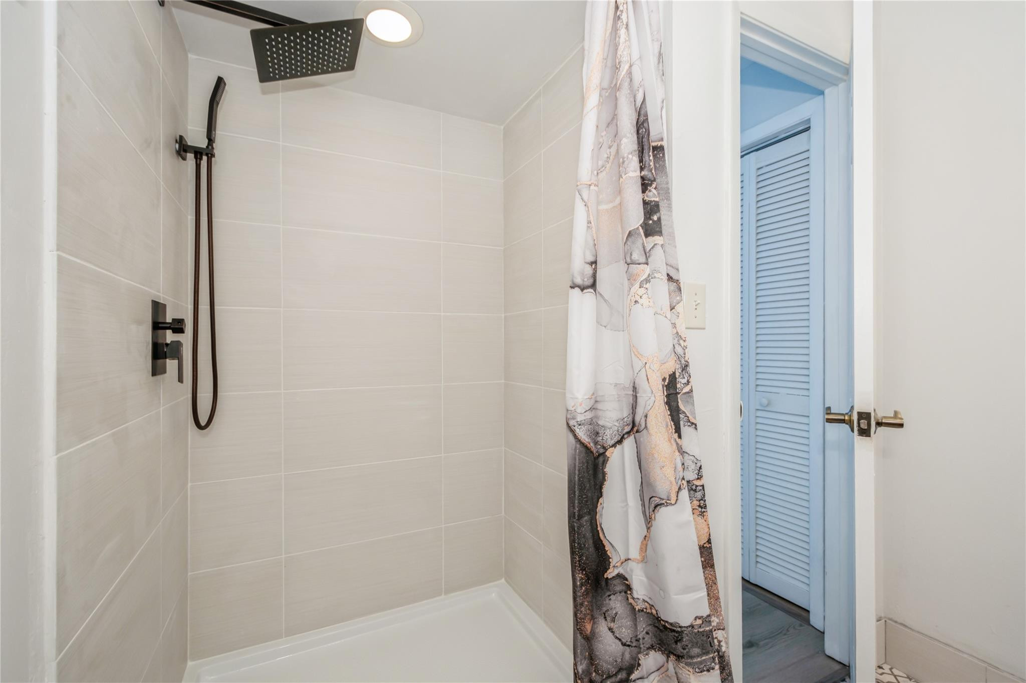 Townhouses At Jacaranda C - Residential Lease