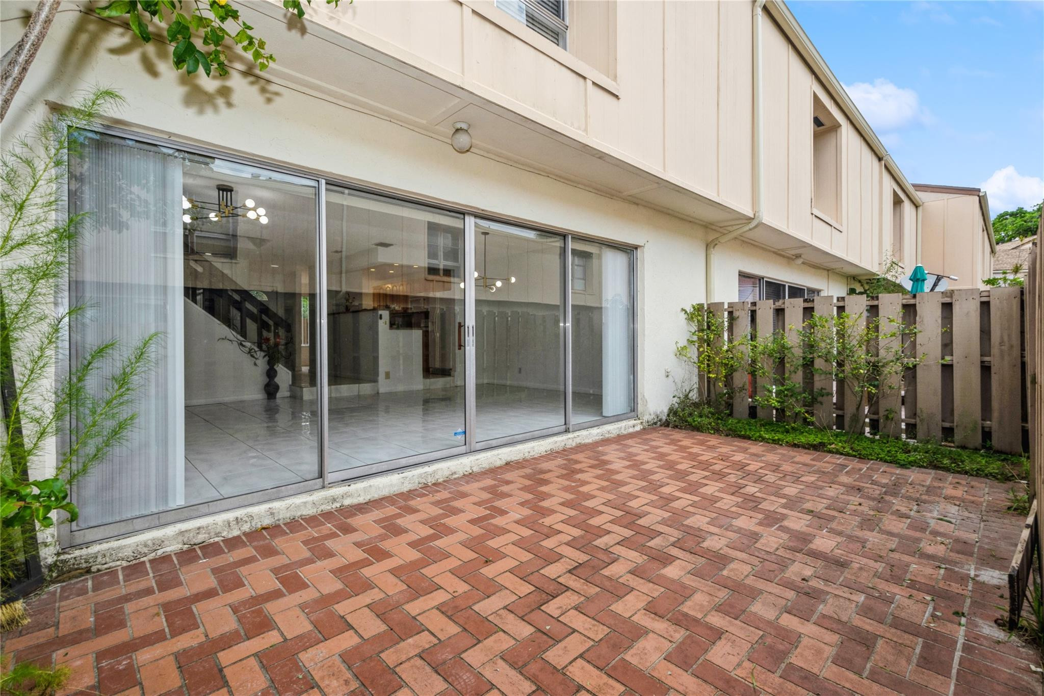 Townhouses At Jacaranda C - Residential Lease