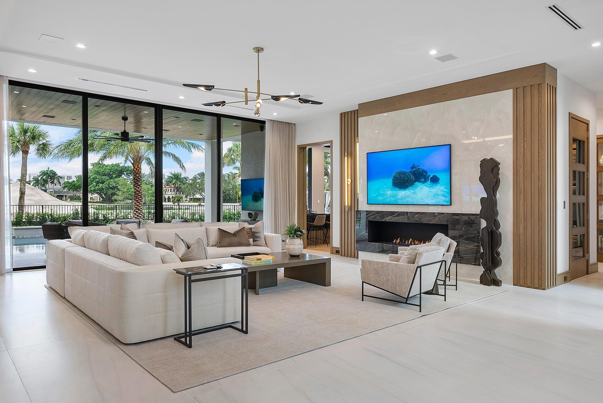 ROYAL PALM YACHT & COUNTRY CLUB - Residential