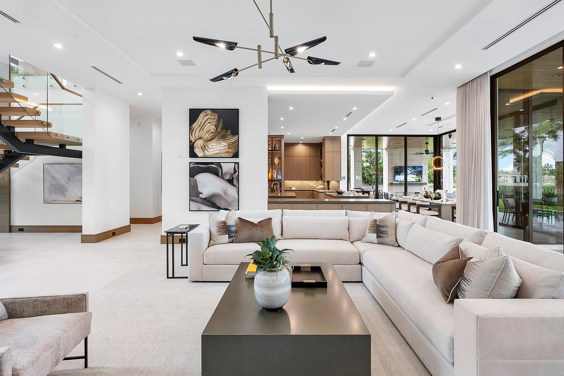 ROYAL PALM YACHT & COUNTRY CLUB - Residential