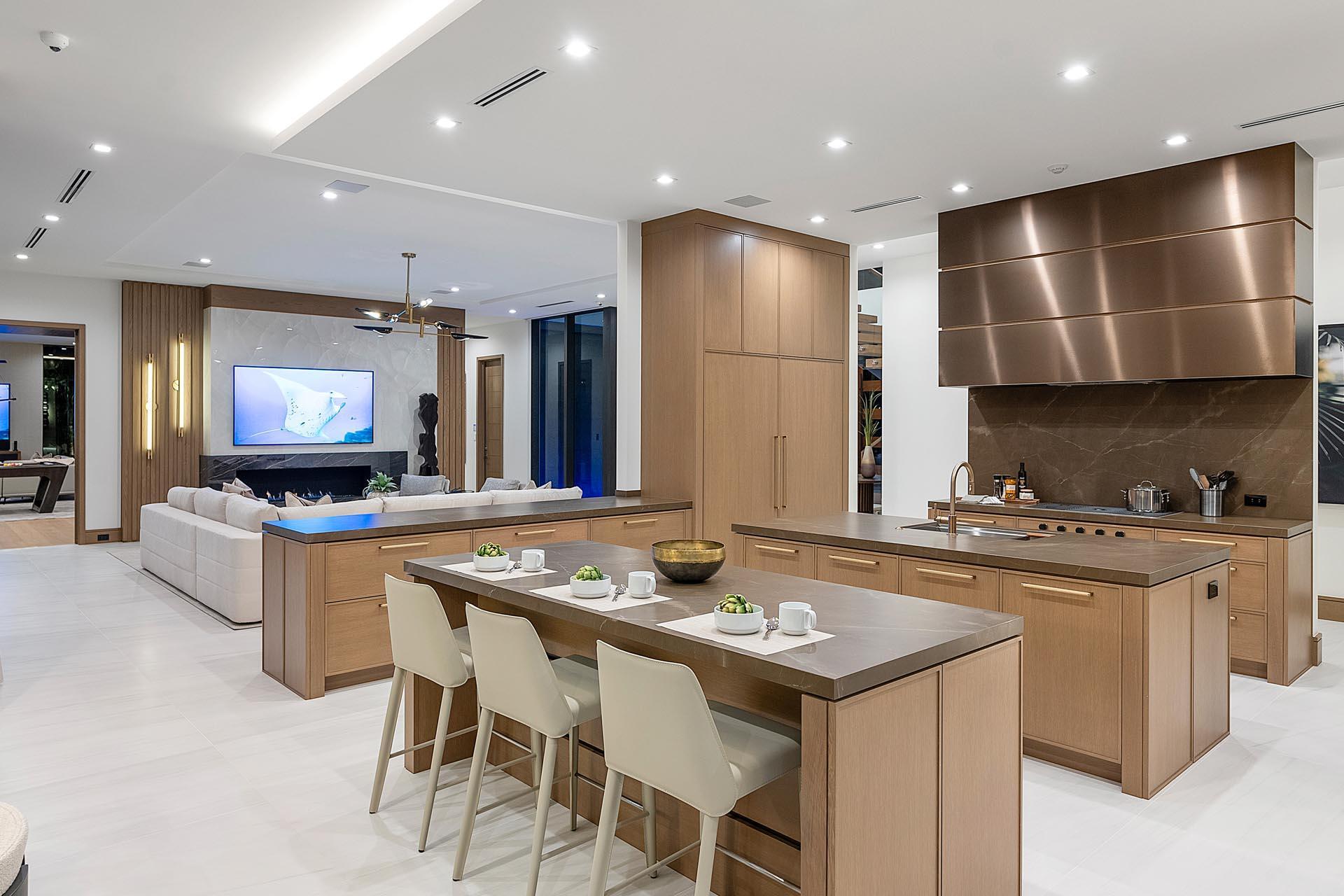 ROYAL PALM YACHT & COUNTRY CLUB - Residential