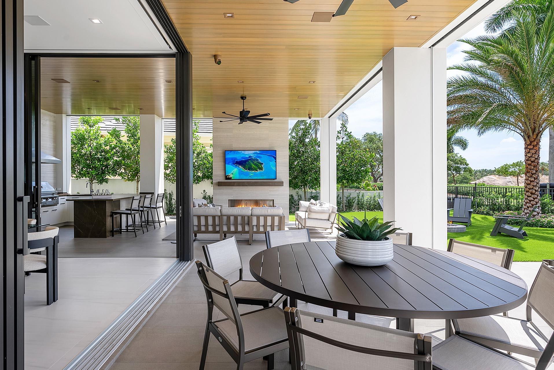 ROYAL PALM YACHT & COUNTRY CLUB - Residential