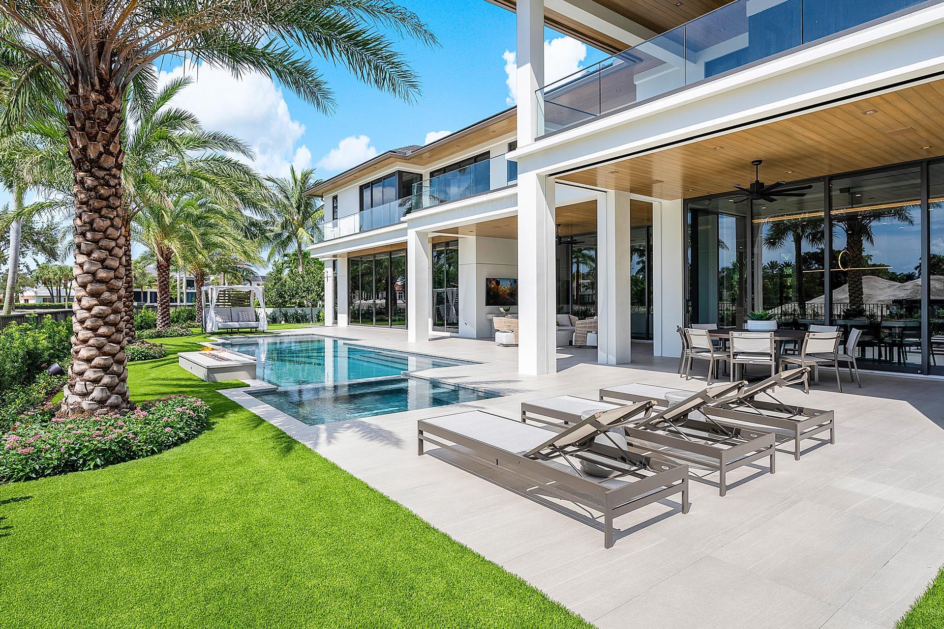 ROYAL PALM YACHT & COUNTRY CLUB - Residential