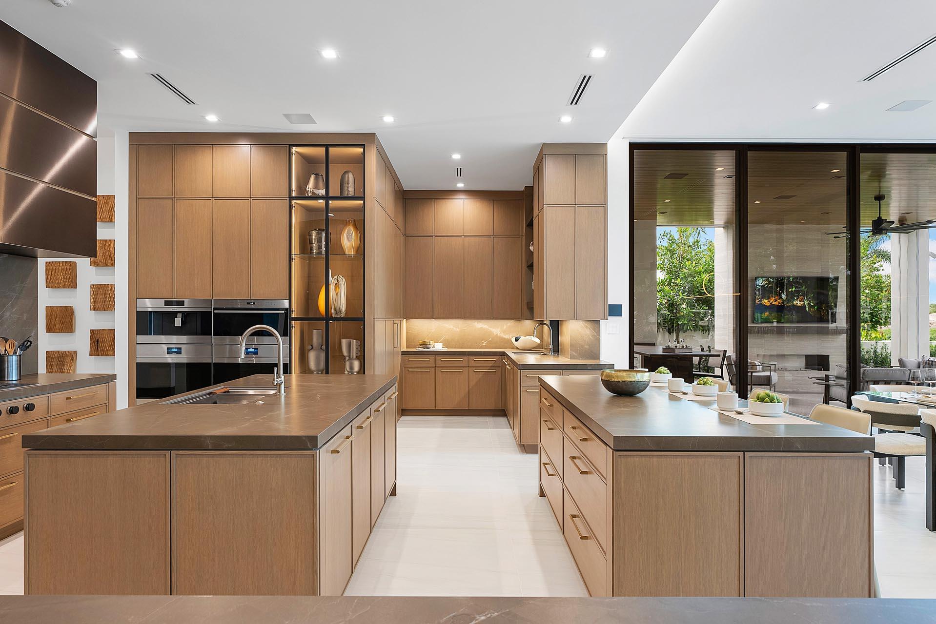 ROYAL PALM YACHT & COUNTRY CLUB - Residential