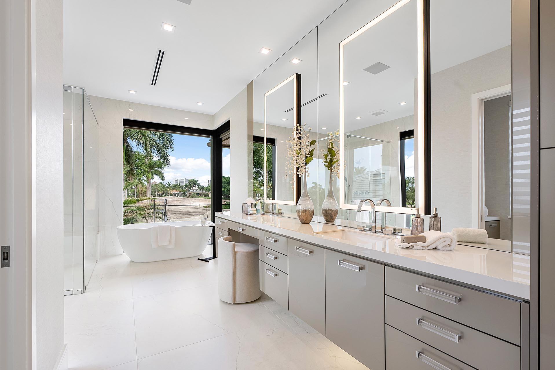 ROYAL PALM YACHT & COUNTRY CLUB - Residential