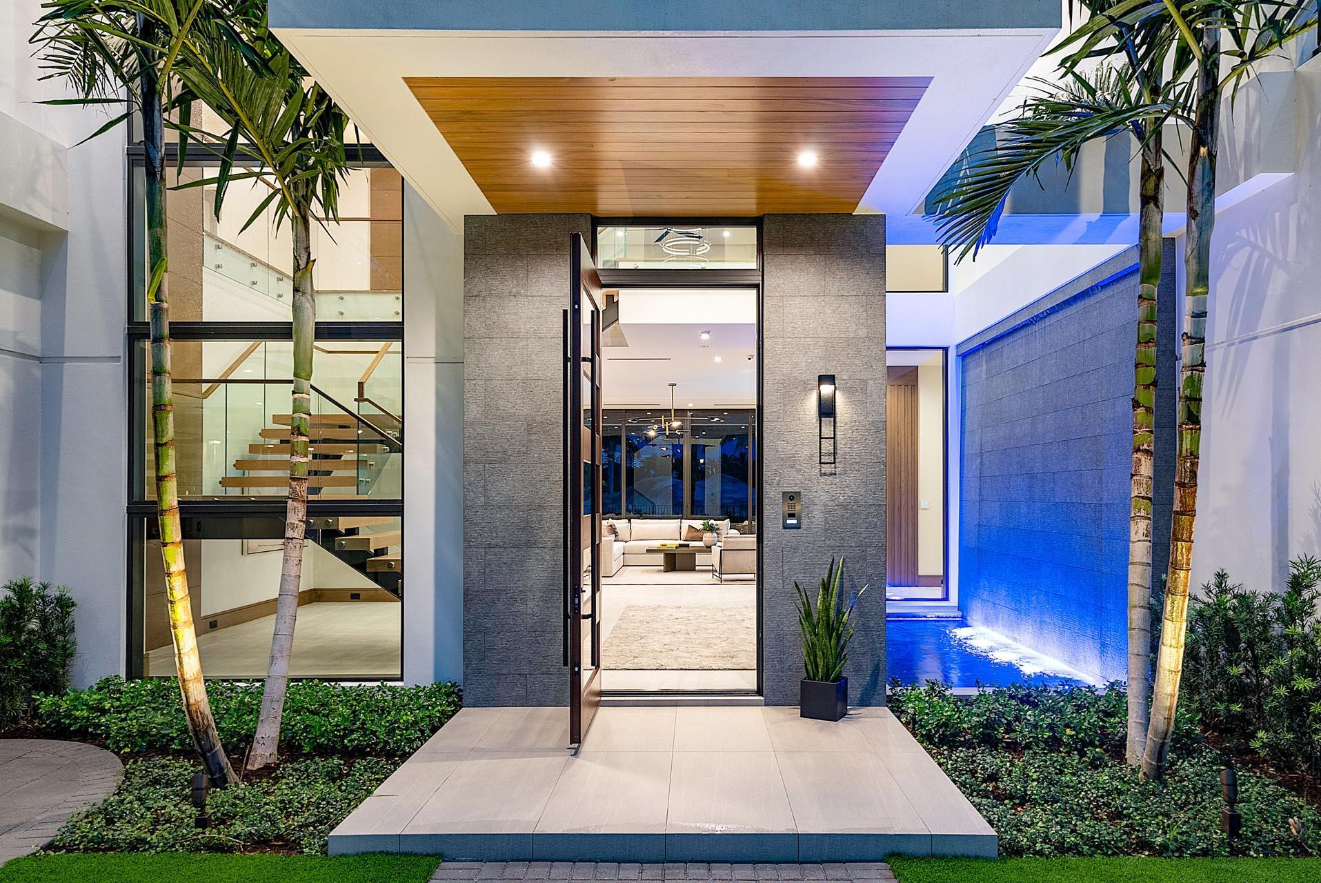 ROYAL PALM YACHT & COUNTRY CLUB - Residential