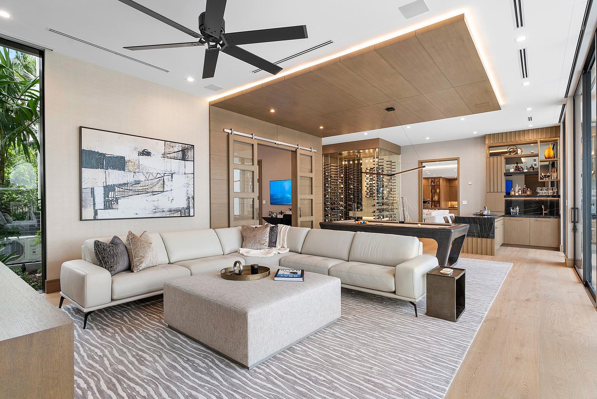 ROYAL PALM YACHT & COUNTRY CLUB - Residential