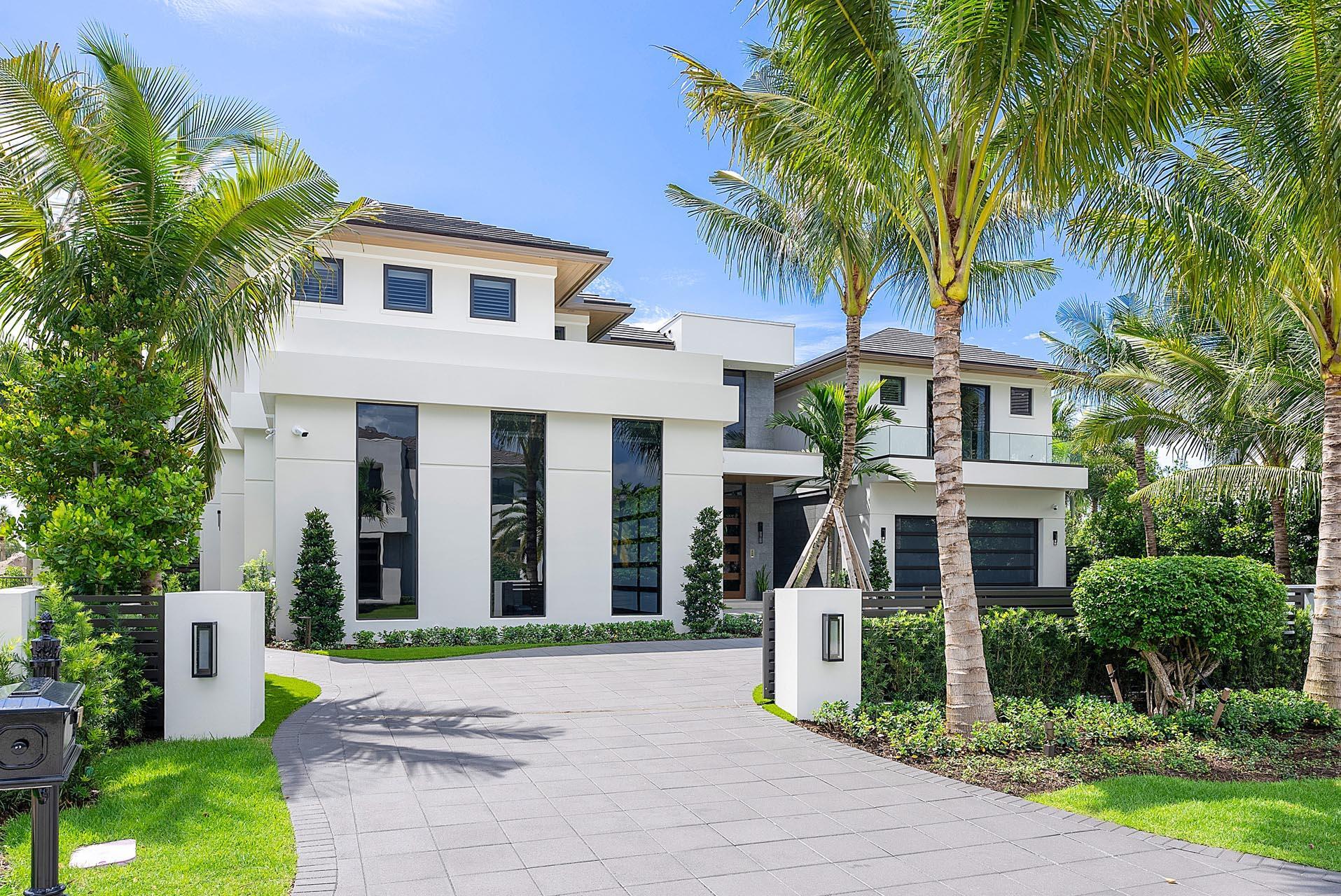ROYAL PALM YACHT & COUNTRY CLUB - Residential
