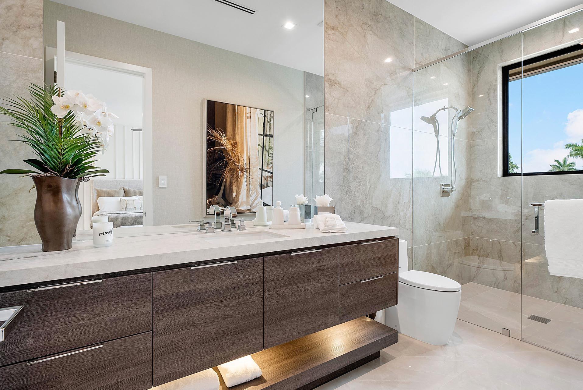 ROYAL PALM YACHT & COUNTRY CLUB - Residential